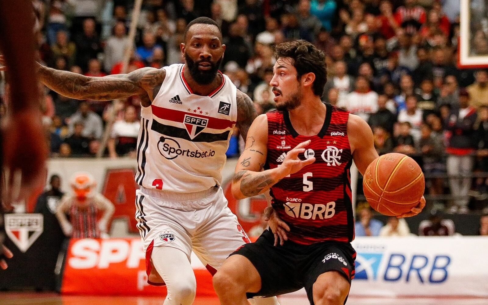 São Paulo toma virada e Franca passa a frente na final do NBB - Gazeta  Esportiva - Muito além dos 90 minutos