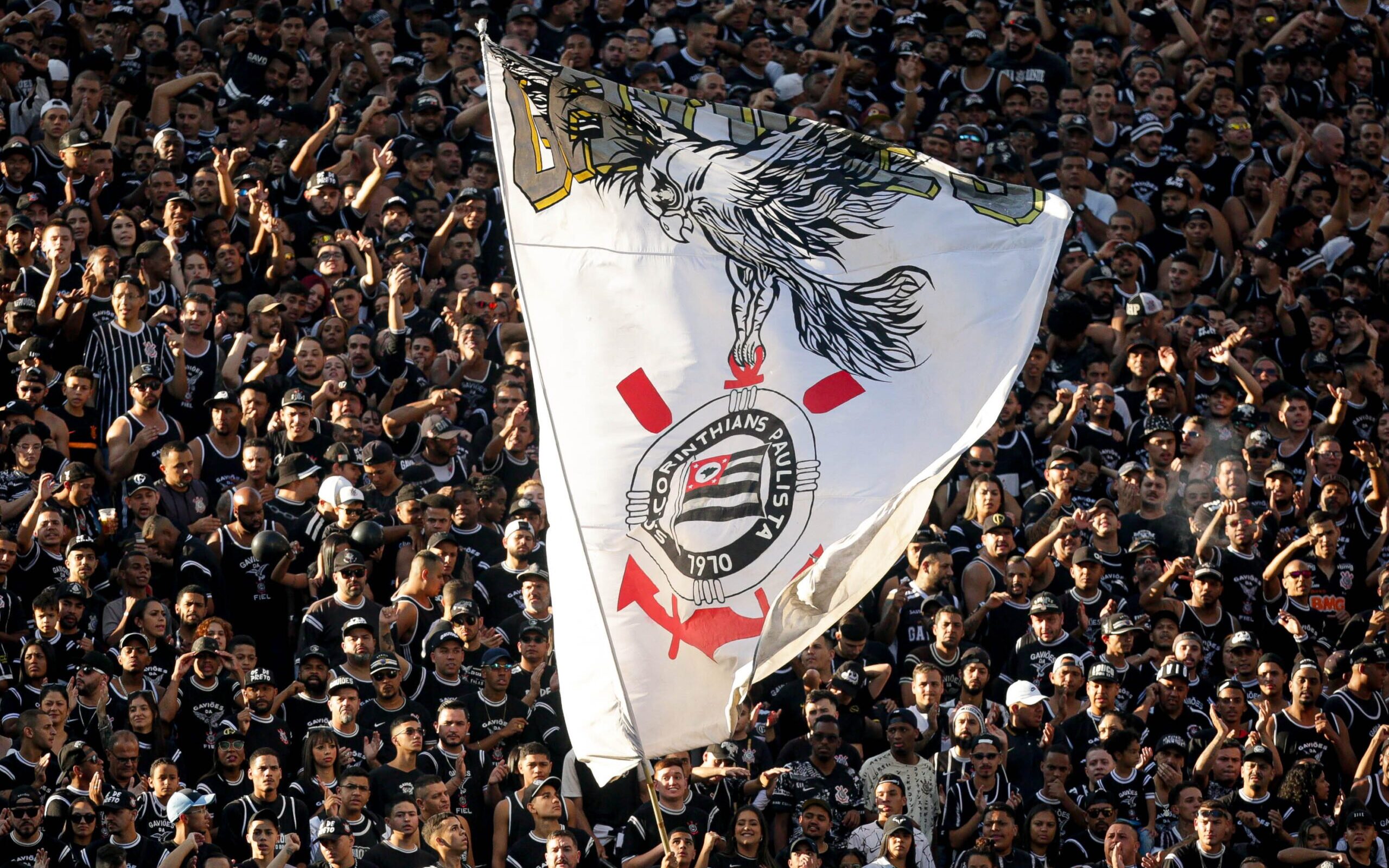 Corinthians - Vamos jogar com raça e com o coração! - Série Cantos da Fiel  