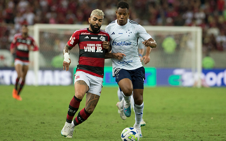 Cruzeiro anula o Flamengo, mas perde gols e empata no Maracanã