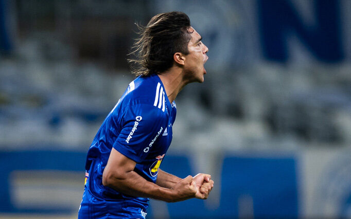 Wesley minimiza seca de gols após marcar dois na vitória do Cruzeiro sobre  o Santos: 'Todo grande jogador está sujeito a isso' - Lance!