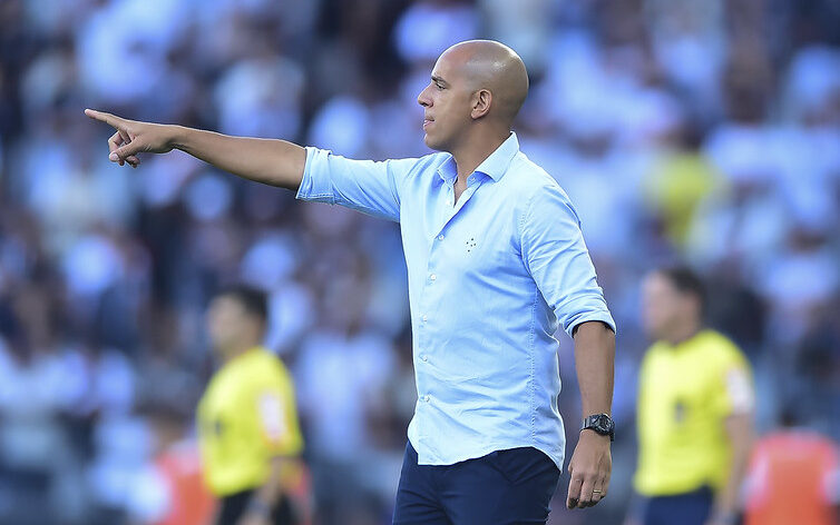 Wesley minimiza seca de gols após marcar dois na vitória do Cruzeiro sobre  o Santos: 'Todo grande jogador está sujeito a isso' - Lance!