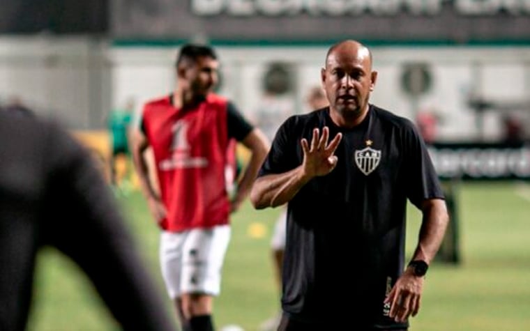 SAMPAOLI TEM RETORNO DE JOGADORES! FLAMENGO CONTRATA PREPARADOR DE