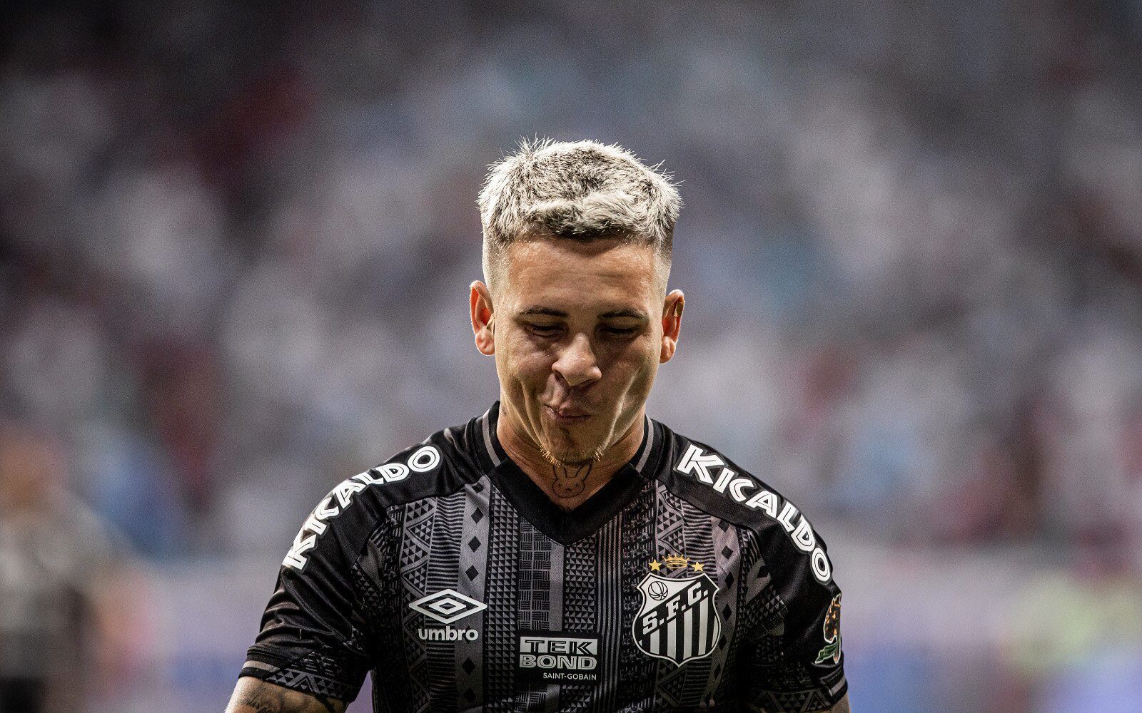 Negociação avança, e Santos já coloca Angulo, do Cruz Azul, em lista da  Sul-Americana, santos