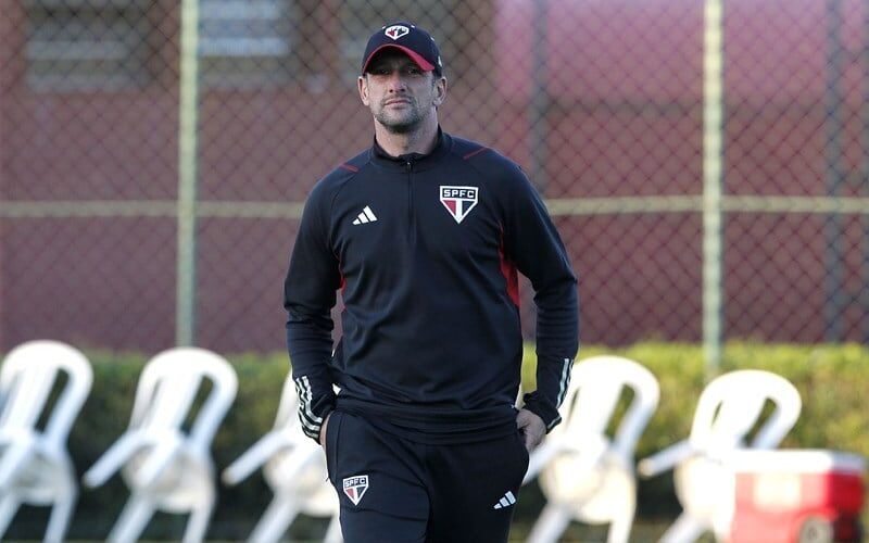 BASTIDORES: veteranos e Muricy Ramalho tentaram manter Rogério Ceni como  técnico do São Paulo - ISTOÉ Independente