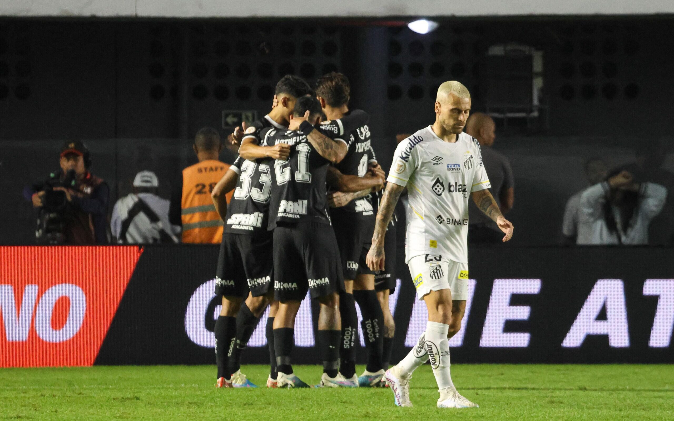 Vila Belmiro pronta para receber jogo entre Corinthians e Santos