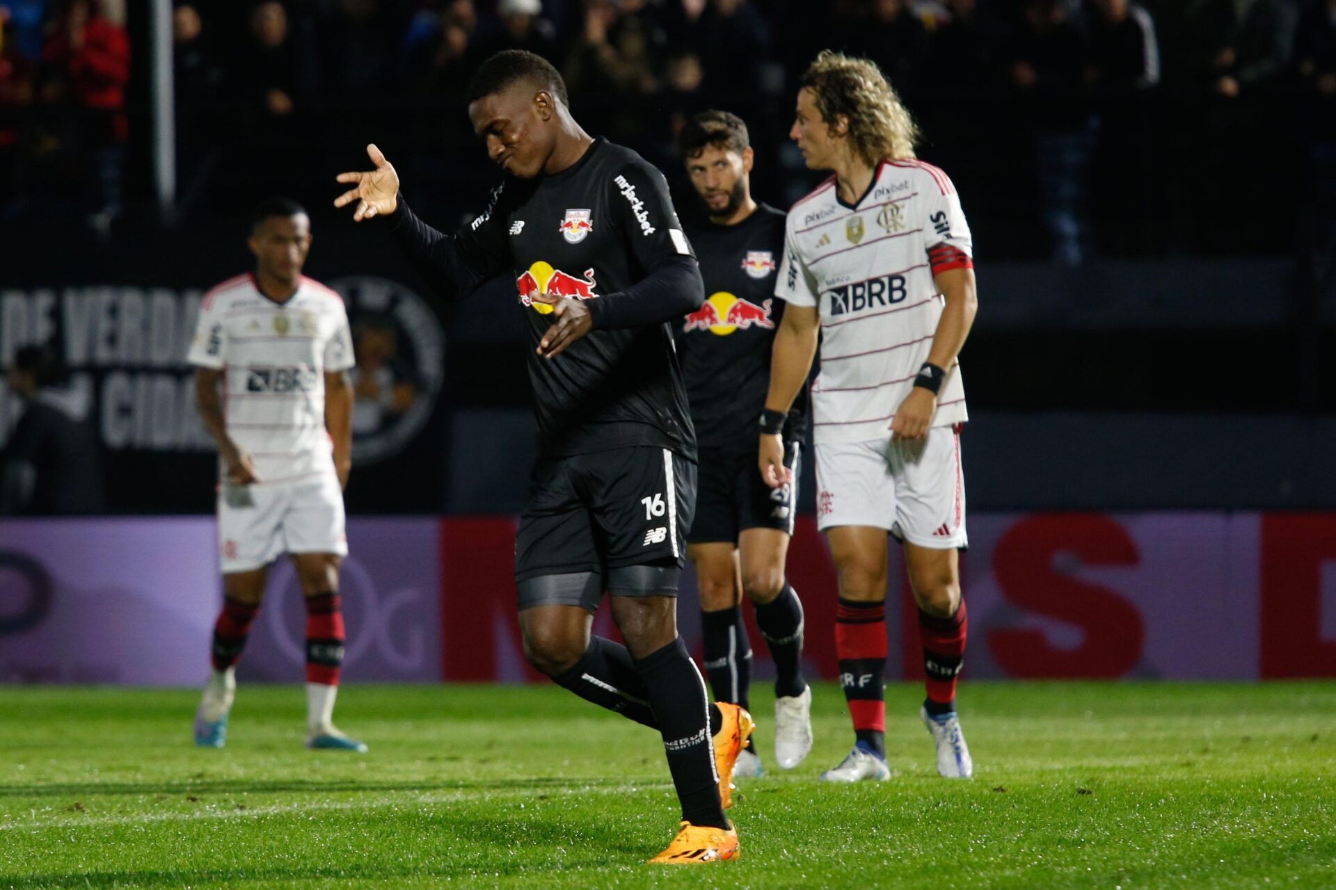 Flamengo x Red Bull Bragantino: onde assistir, horário e escalações