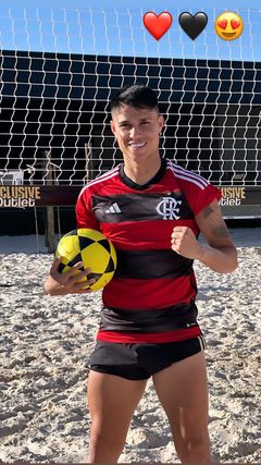 Encaminhado com o Flamengo, Luiz Araújo começa a seguir jogadores do clube  nas redes sociais - Lance!