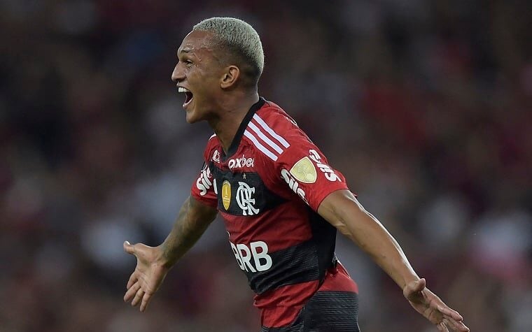 Flamengo: Wesley marca primeiro gol pelos profissionais - Lance!