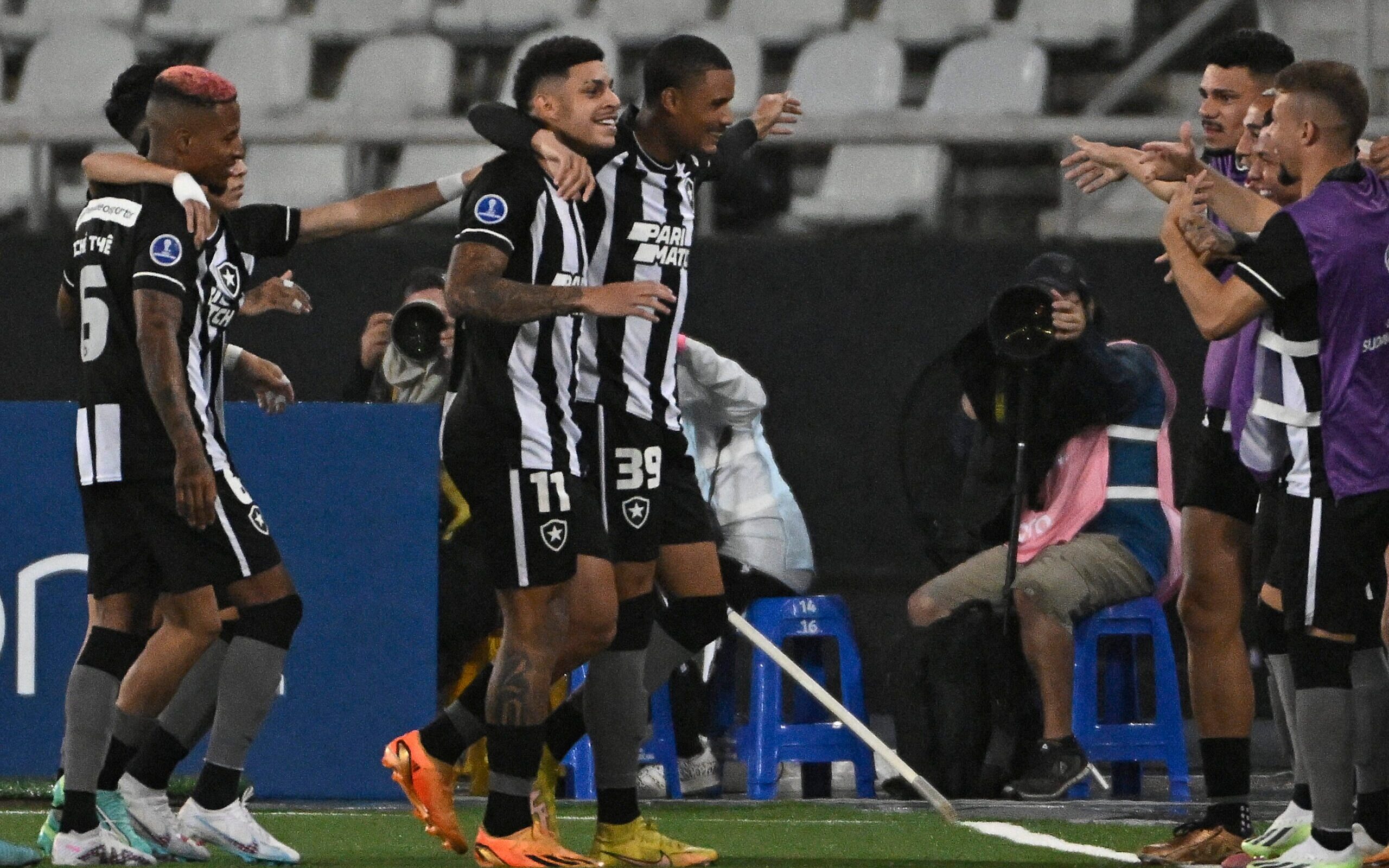 Botafogo acumula R$ 7,6 milhões em premiação com classificação às oitavas  da Sul-Americana, botafogo