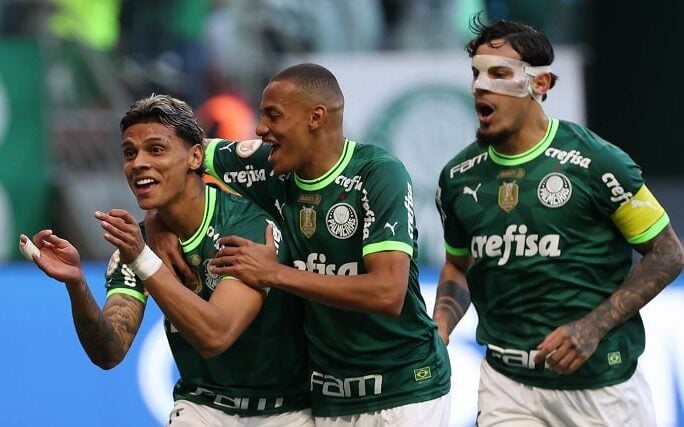 Veiga confirma propostas a jogadores do Palmeiras, mas nega abalo  psicológico: 'Somos maduros
