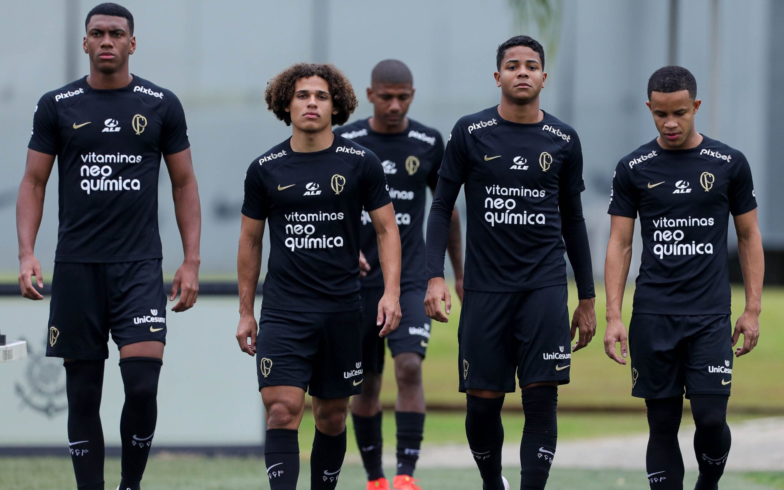 Felipe Augusto no treino do Corinthians que se prepara para o