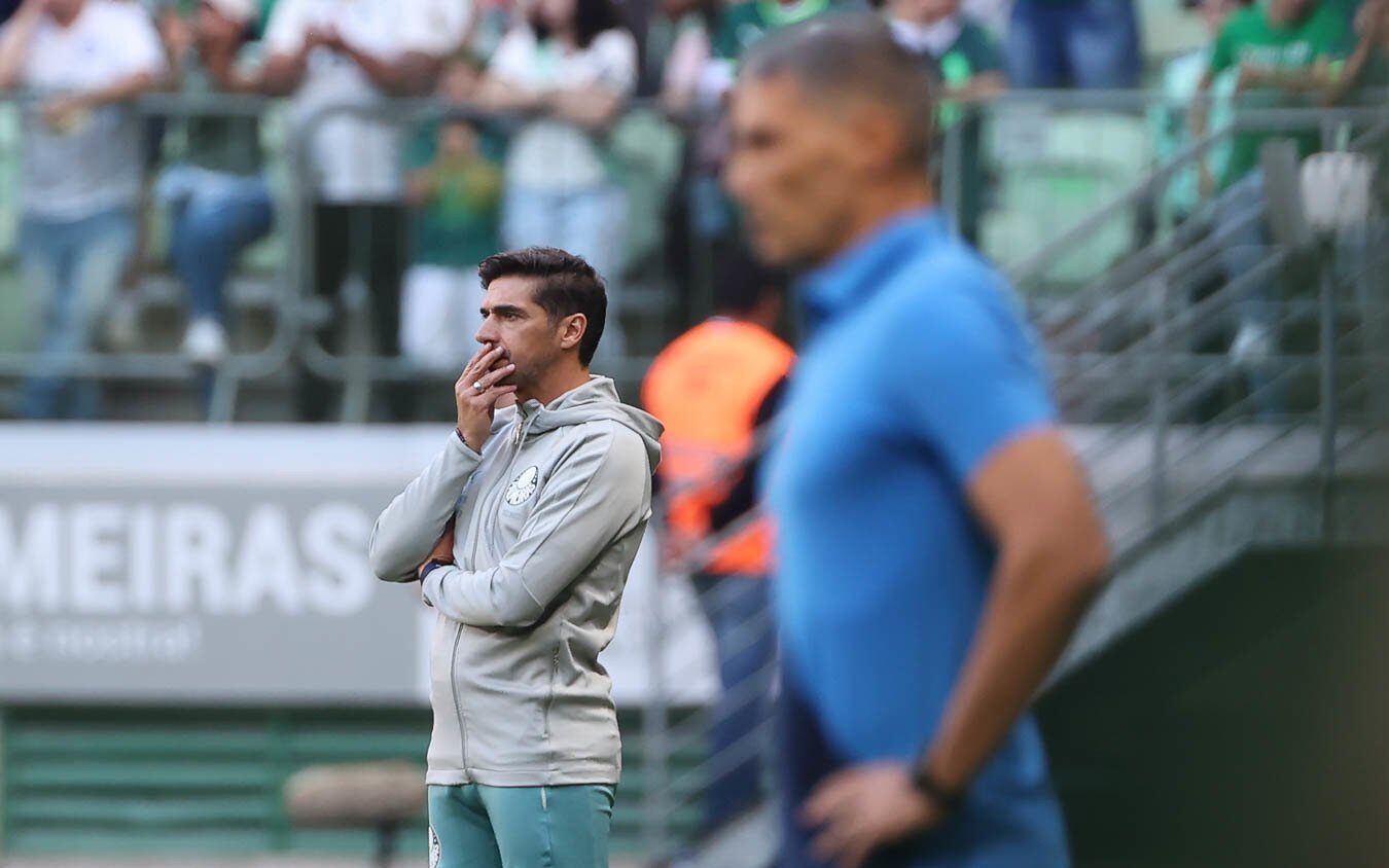 Veiga confirma propostas a jogadores do Palmeiras, mas nega abalo  psicológico: 'Somos maduros