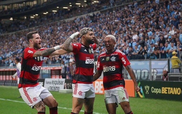 Wesley leva terceiro cartão amarelo e está fora da decisão contra o Grêmio  no Maracanã