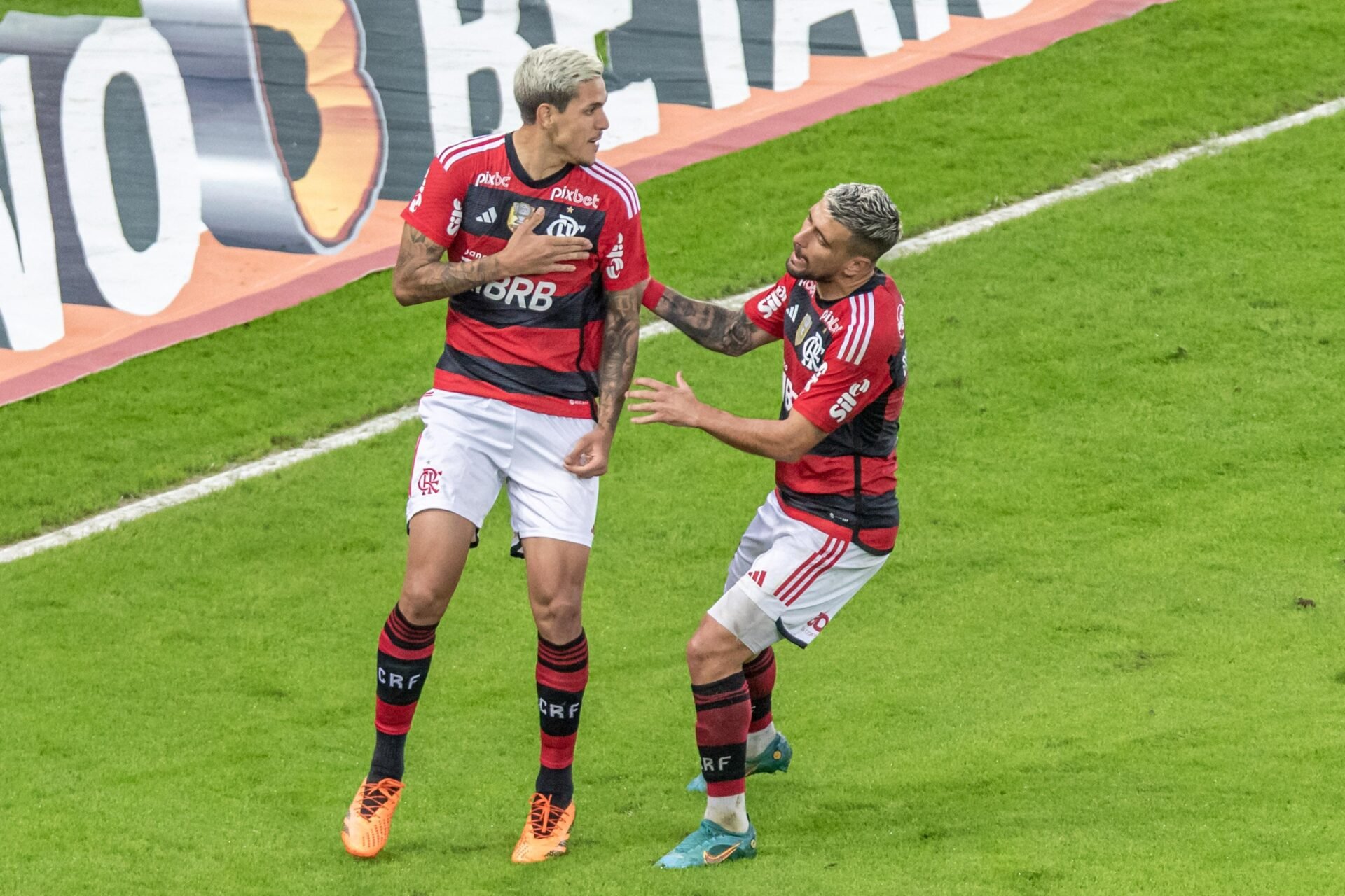 Flamengo vence Olimpia com gol de Bruno Henrique e leva vantagem nas  oitavas da Libertadores - Gazeta Esportiva