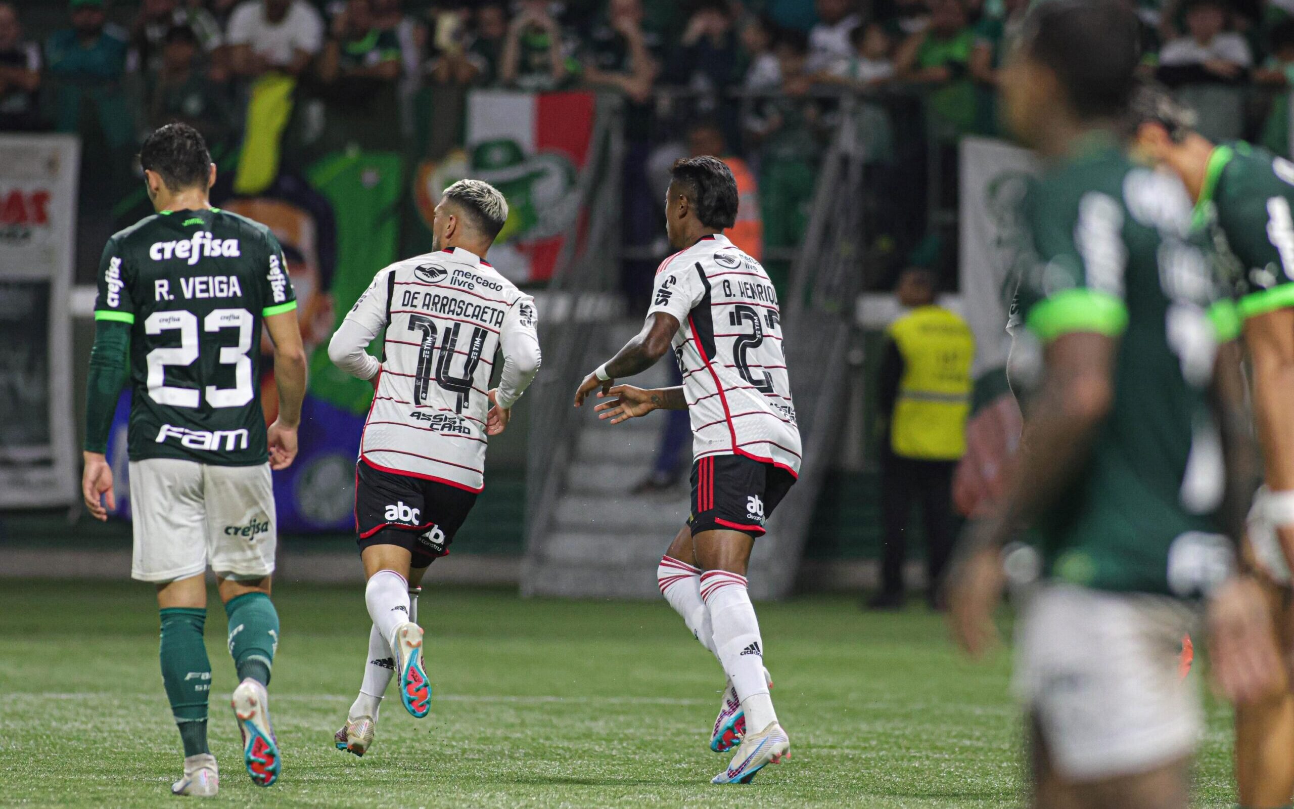 Empate com o Fla reafirma vulnerabilidade do Palmeiras - Lance!