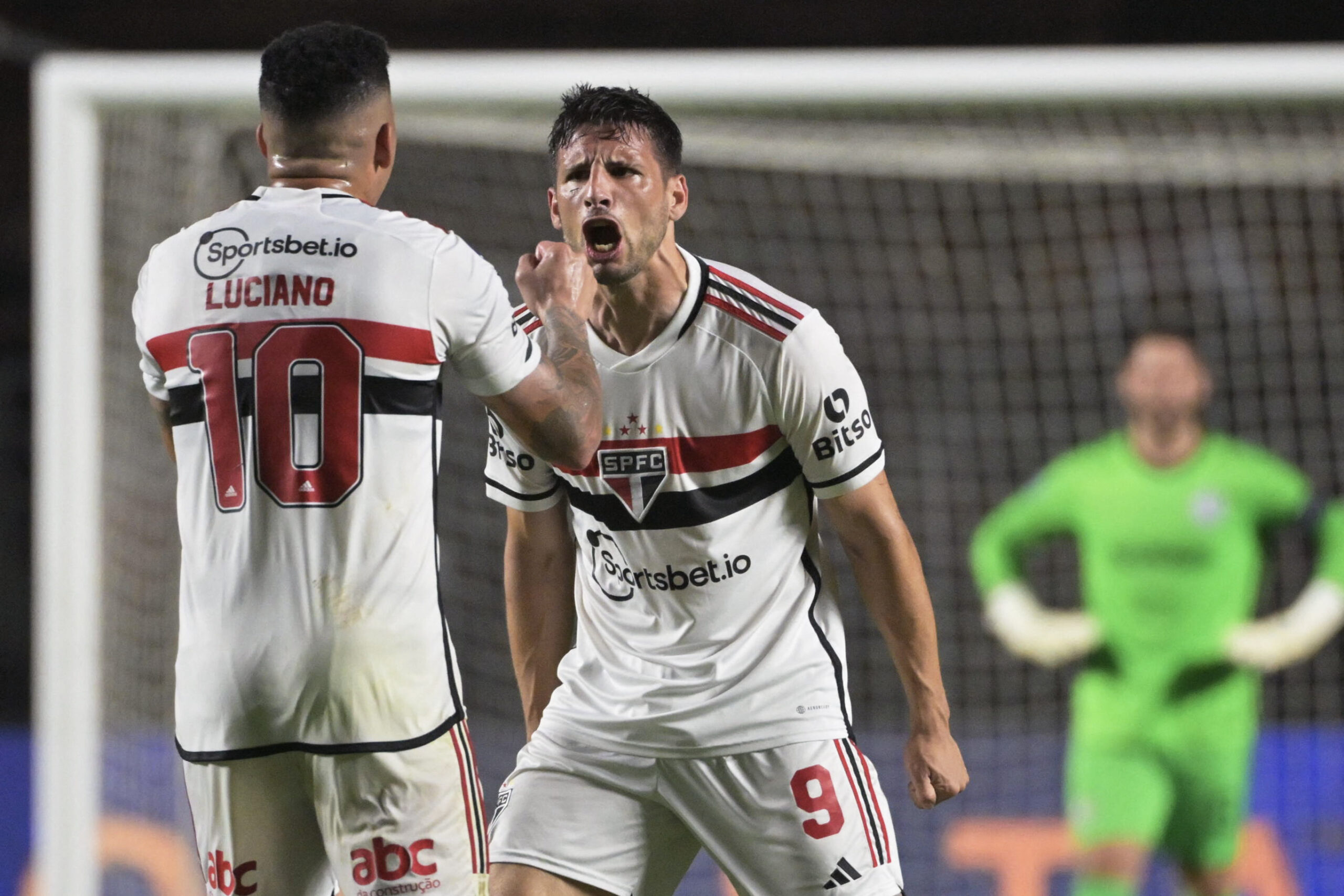 Atuações ENM: Corinthians vence São Paulo em jogo de ida da Copa