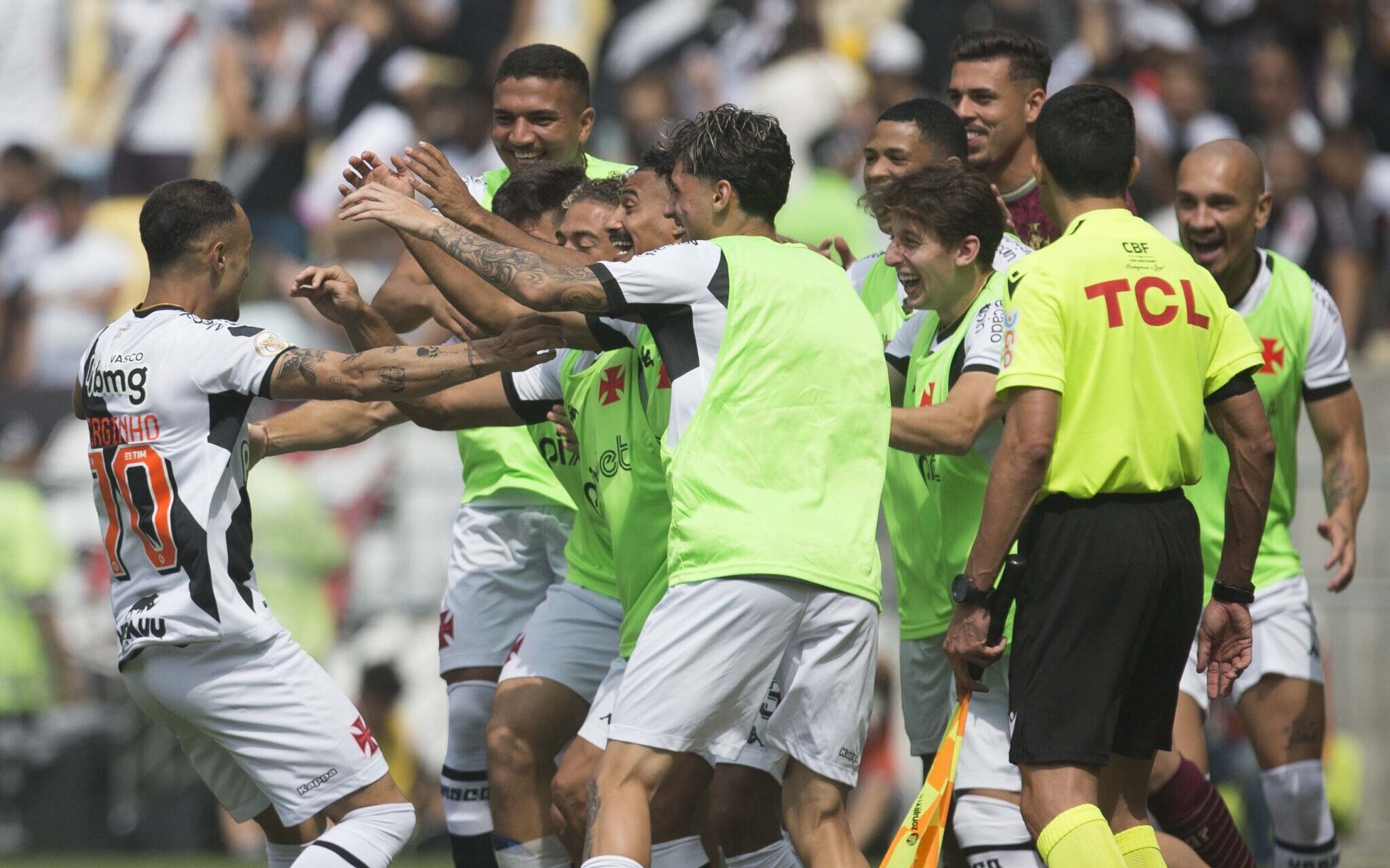 Chuva encharca gramado em Itapira e adia etapa final de Vasco 1 x