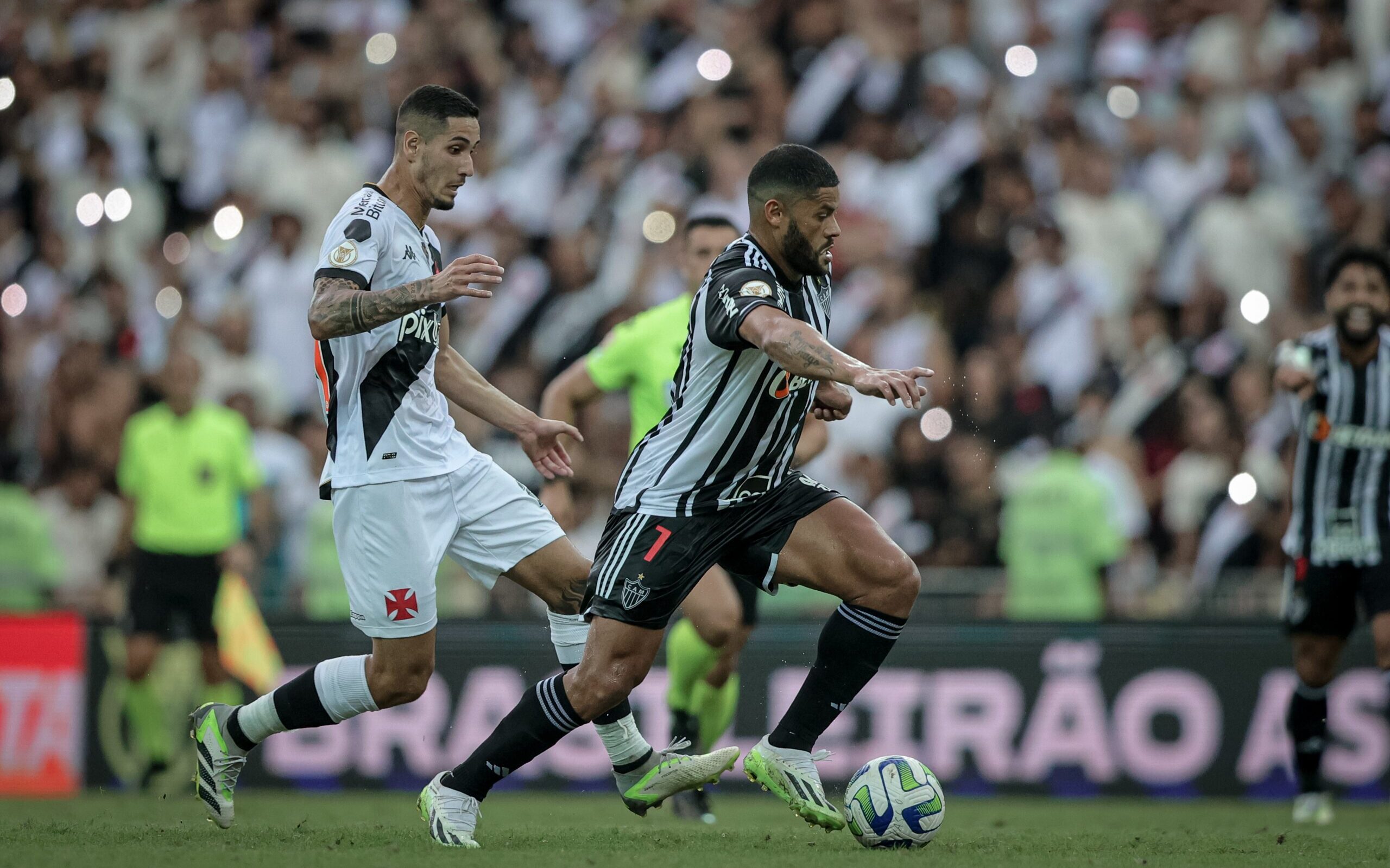 Vasco vence Atlético-MG no reencontro com a torcida no Maracanã