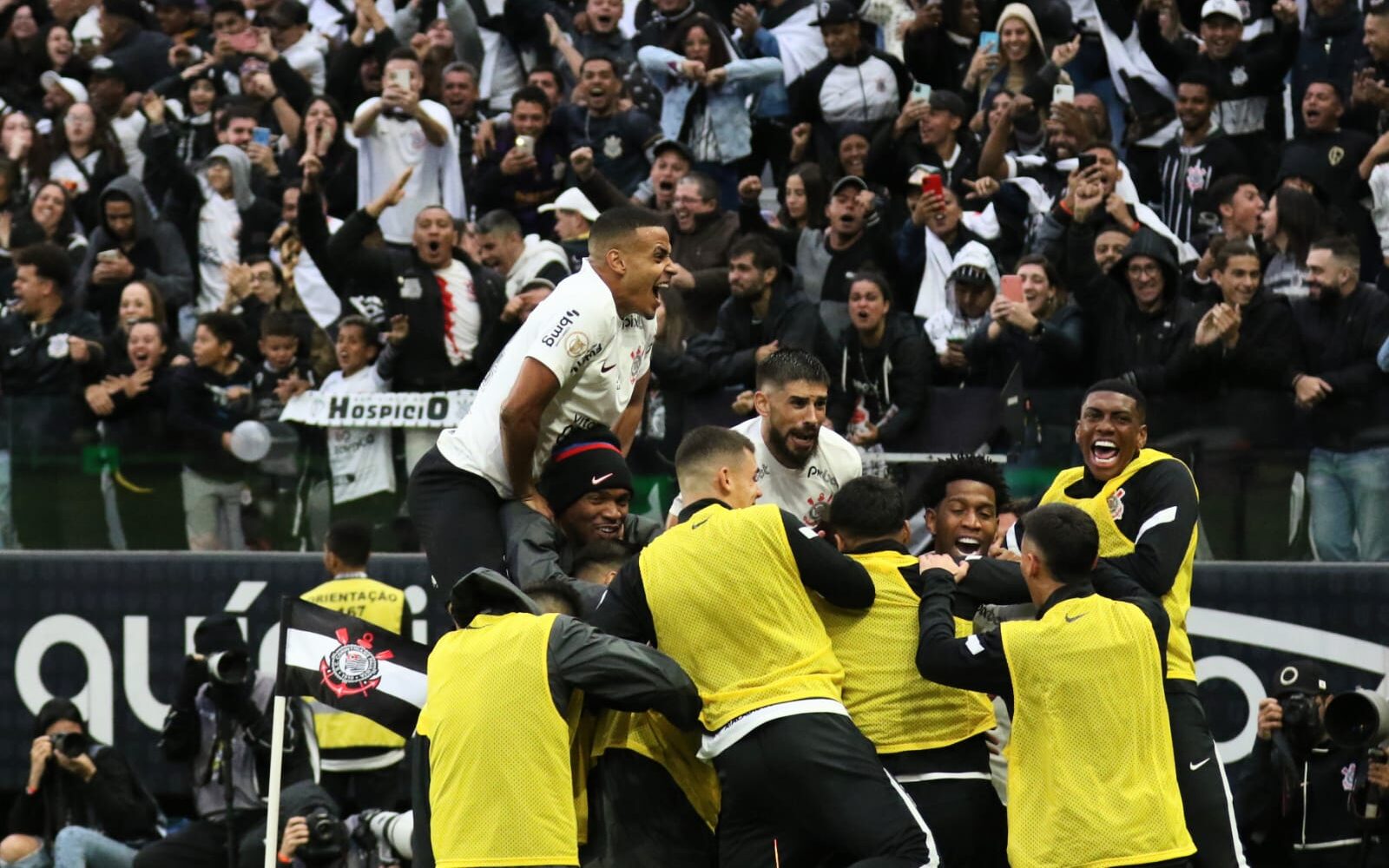 Corinthians joga buscando se afastar do Z4 e mudar o foco no Campeonato  Brasileiro; veja tabela