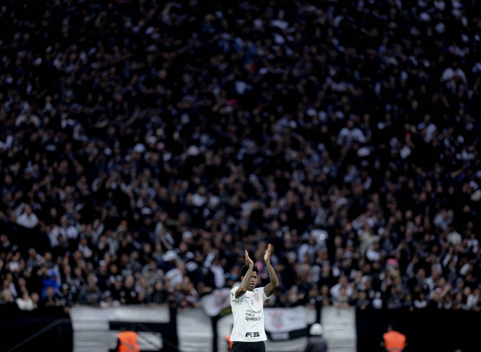 Gil se torna o terceiro jogador do Corinthians com mais jogos na Neo  Química Arena; clube parabeniza