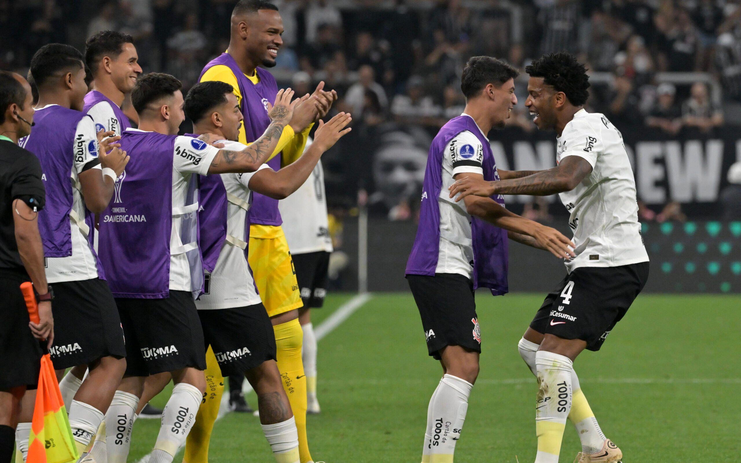 Corinthians quer vencer e largar com vantagem na Sul-Americana