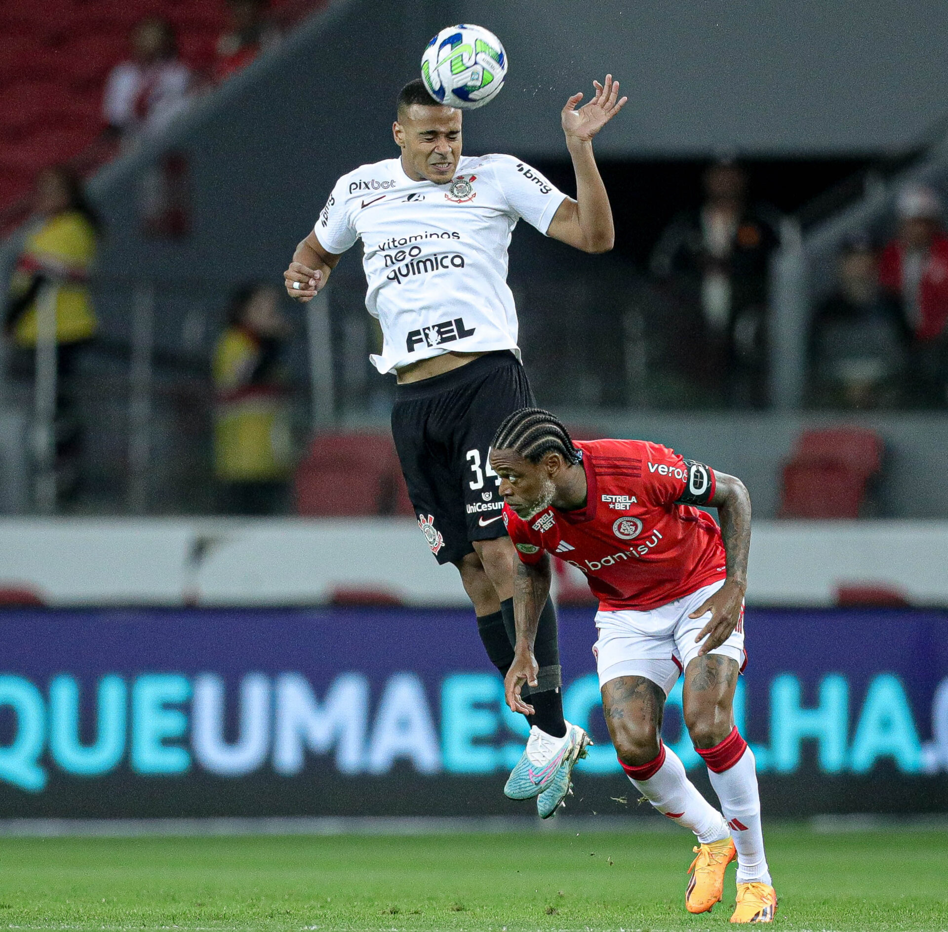 Clube inglês faz oferta por Murillo, e Corinthians avisa quanto