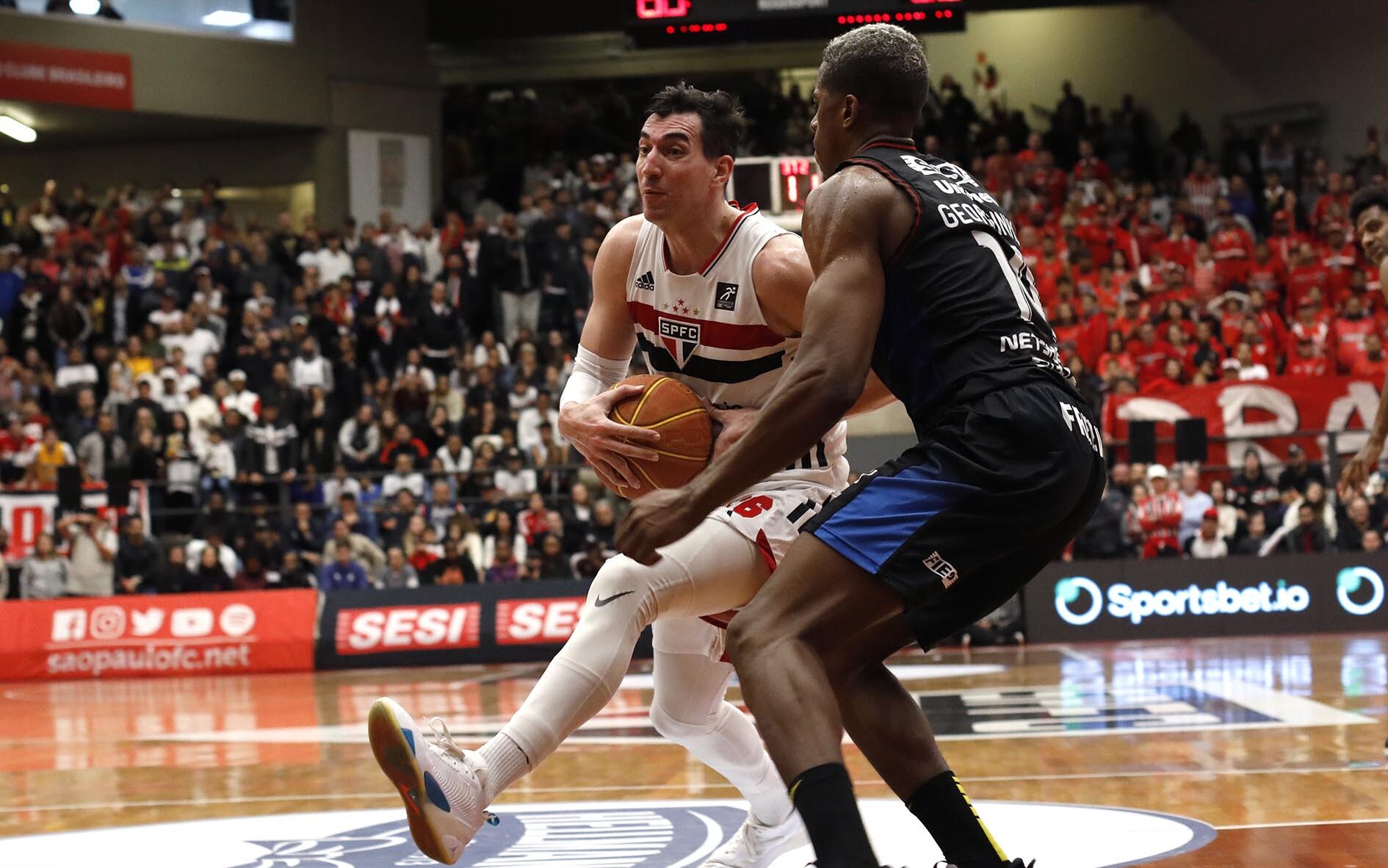 Coronavírus força liga de basquete a paralizar a temporada do NBB