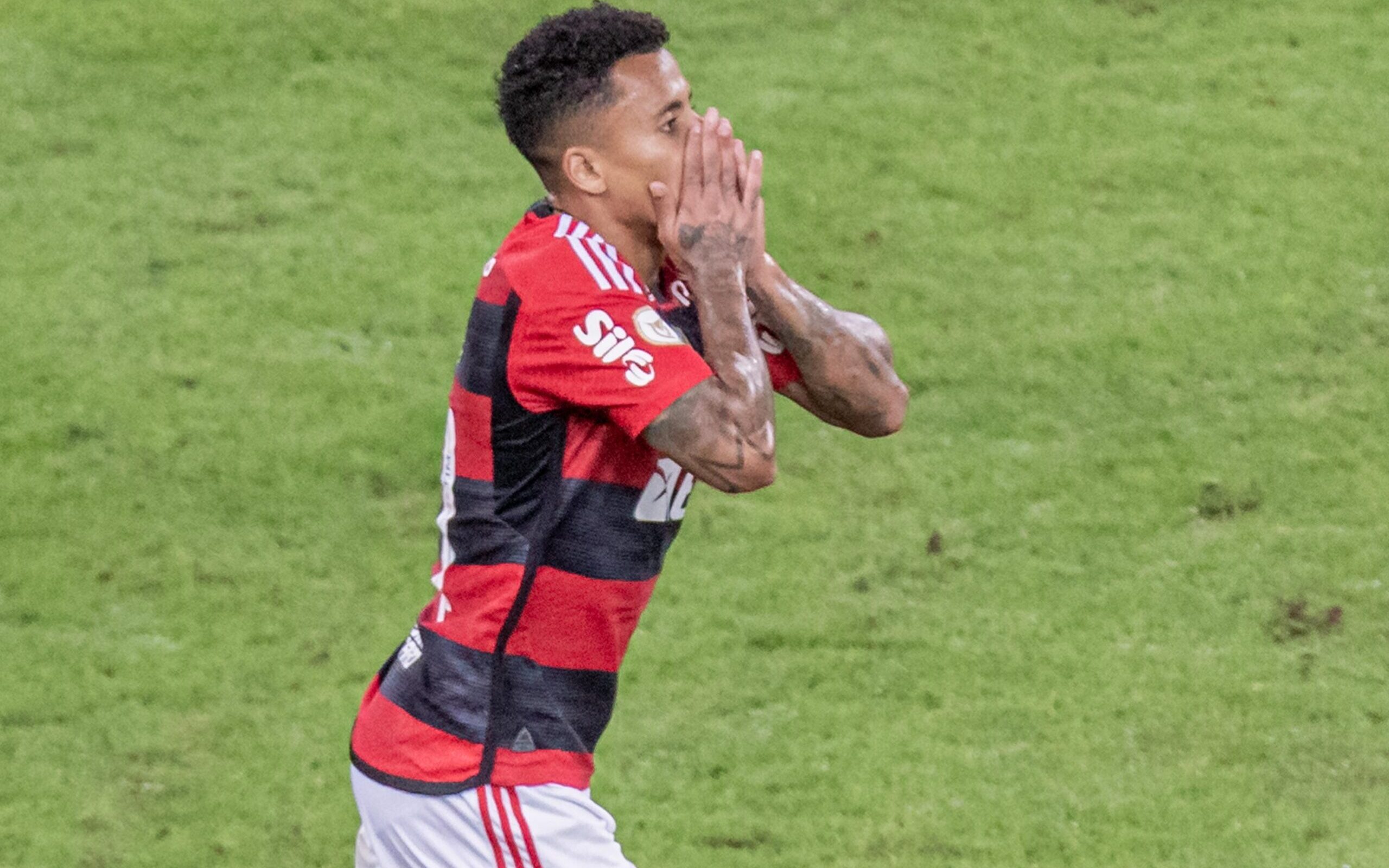 Análise: Flamengo reprime amor à bola pedido por Sampaoli, leva