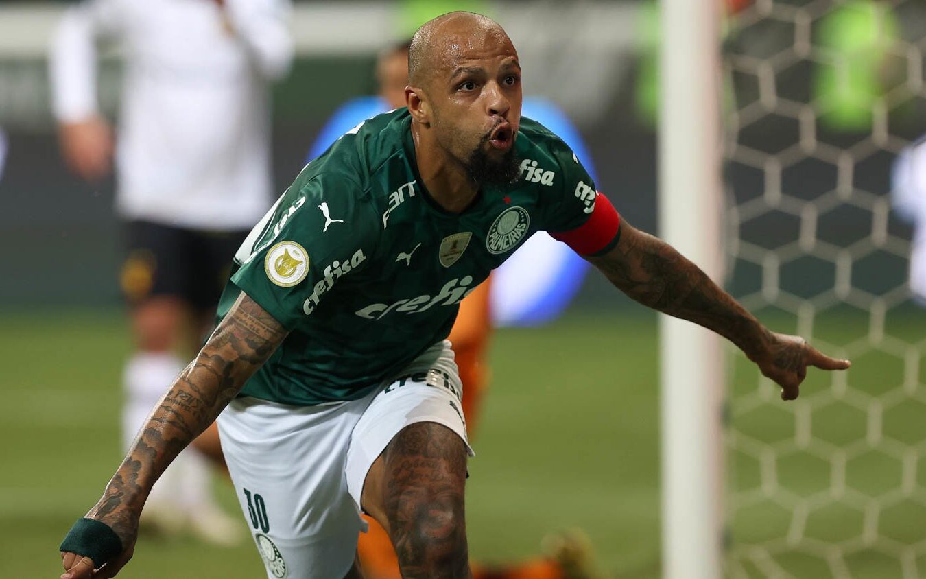 Em retomada física e técnica, Palmeiras repete escalação do time titular  após três meses - Lance!