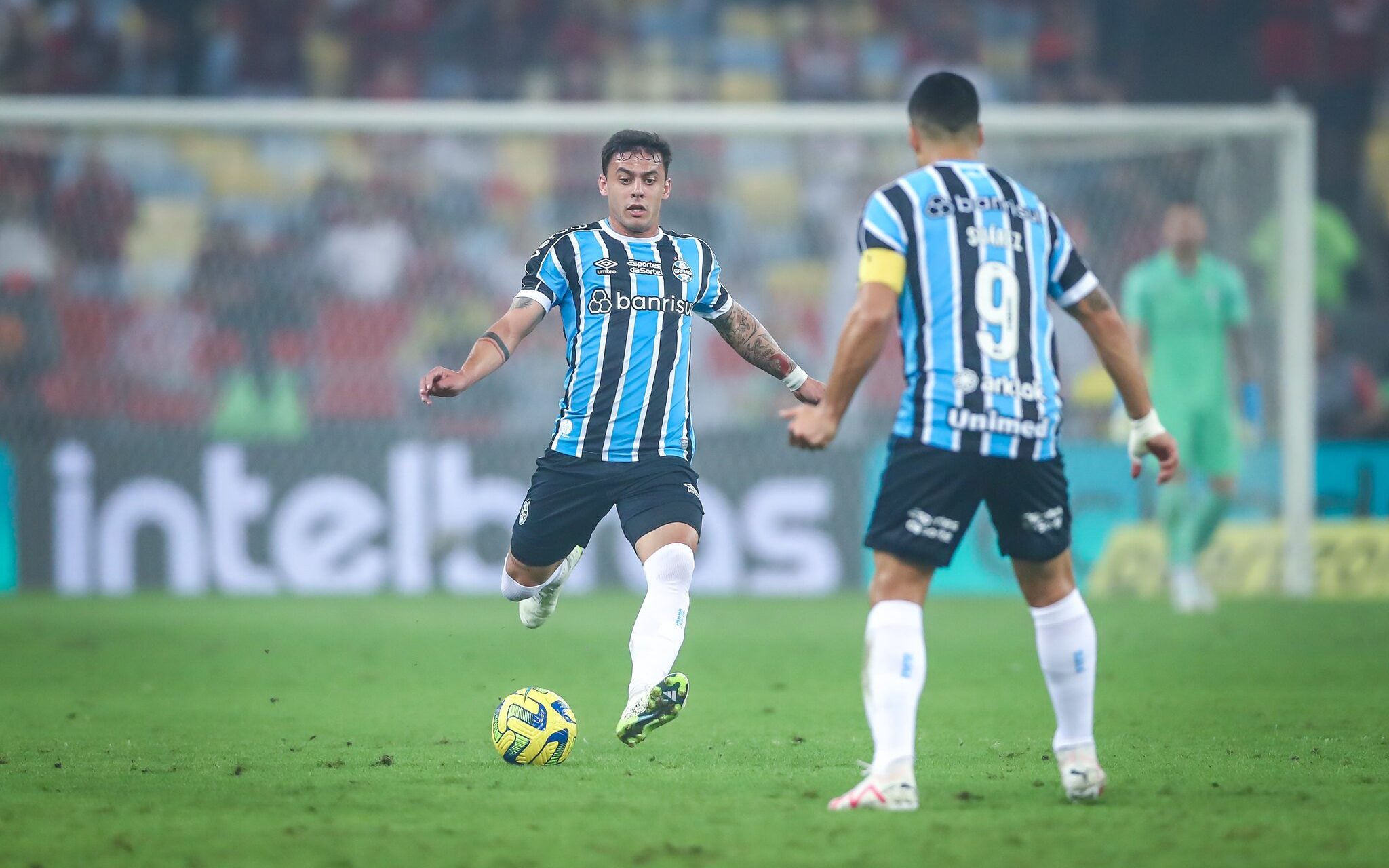 Grêmio mostra força, vence o Atlético-MG em BH e cola no G4 - Lance - R7  Futebol