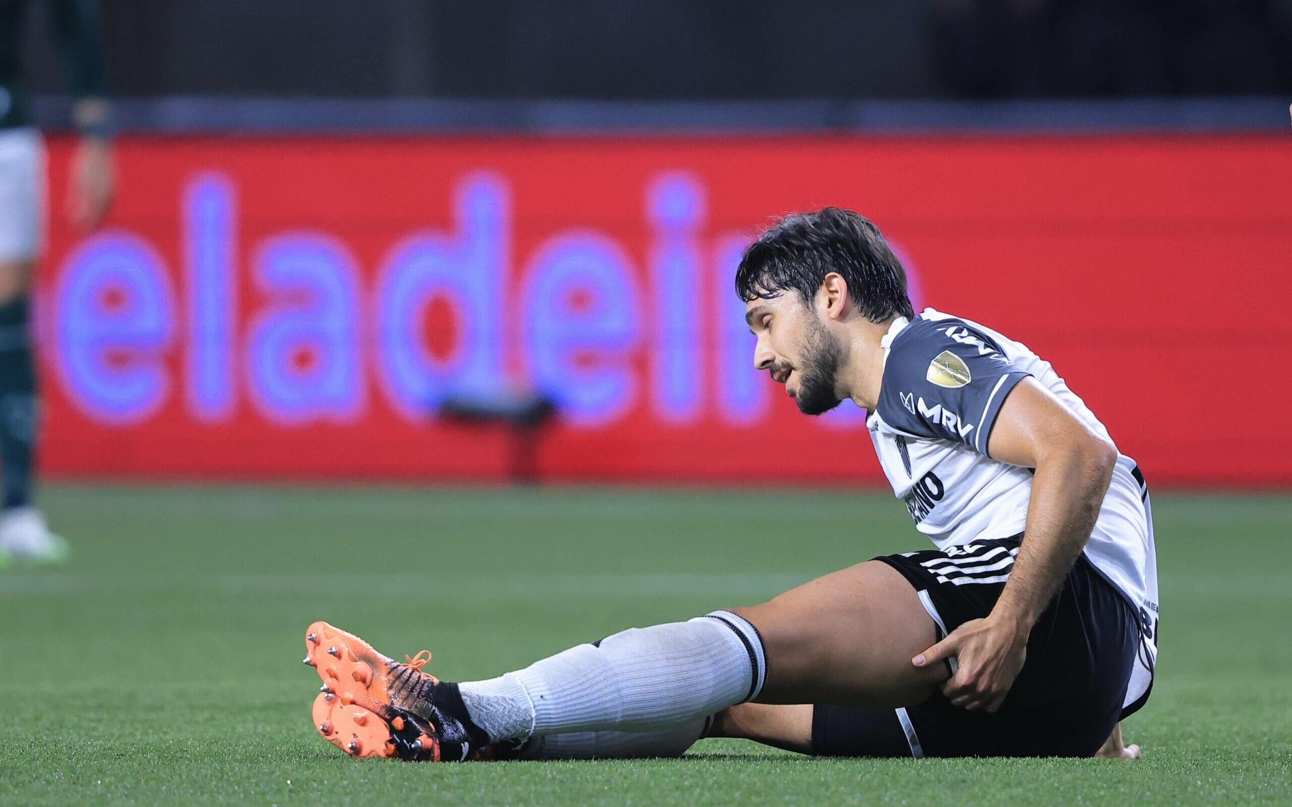 Flamengo cassa liminar e impede o Vasco de jogar contra o Atlético-MG no  Maracanã; Cruz-Maltino vai recorrer - Lance!