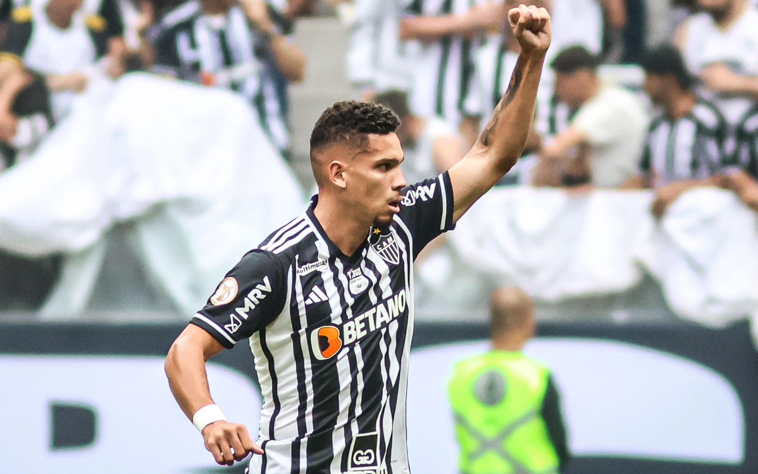 ⚔️ Fim de jogo, #Galo 2x0 Santos ⚽️ Paulinho marcou os dois do #Galo