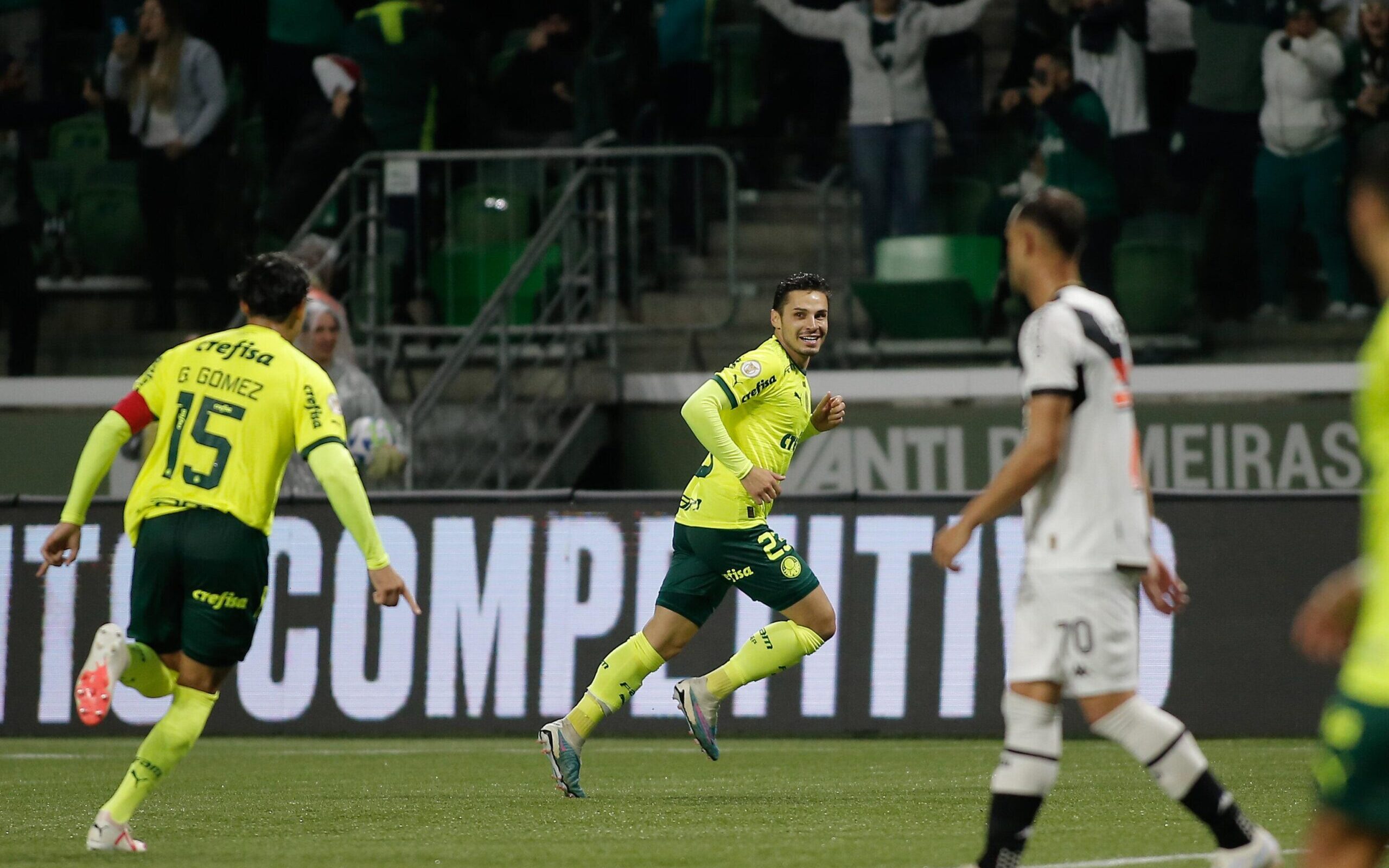 VAR: Vasco protesta contra gol anulado diante do Palmeiras; entenda o lance  - Placar - O futebol sem barreiras para você