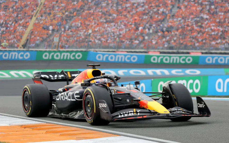 GP de Singapura: Sainz puxa dobradinha da Ferrari em 2º treino