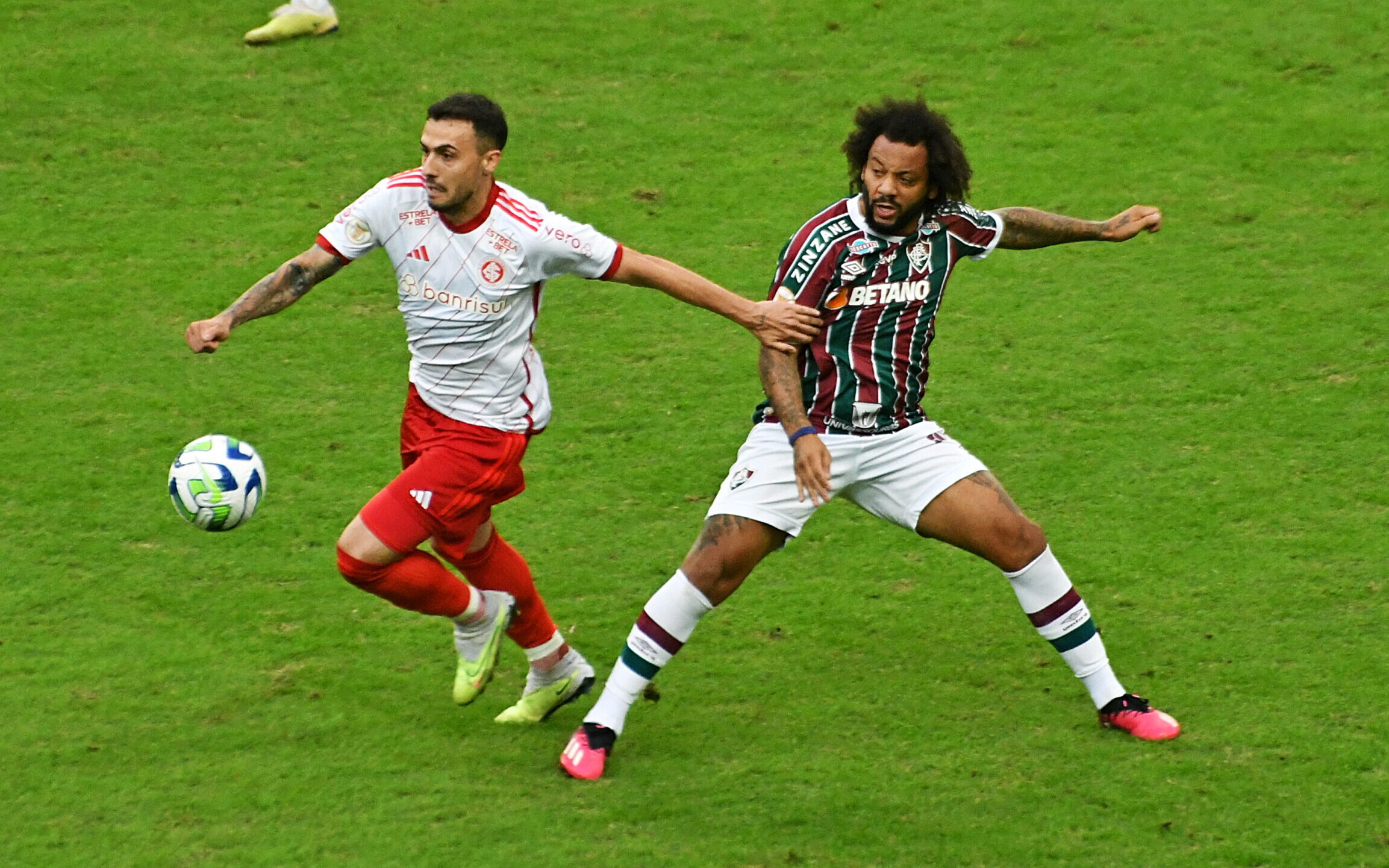 Fluminense avança e enfrenta o Internacional na semi da Libertadores