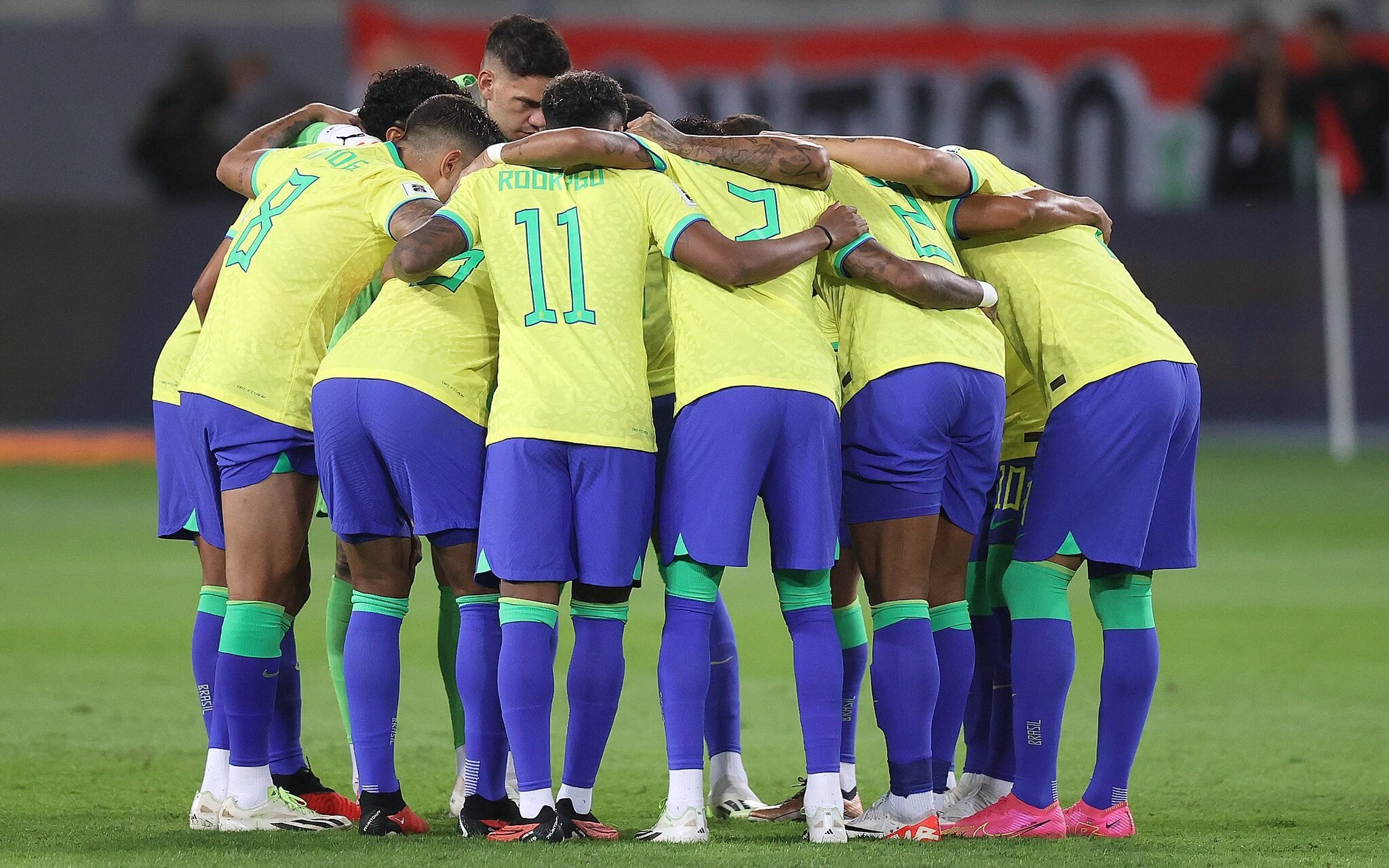 Seleção Brasileira apresenta novo design de ônibus antes do jogo com o  Chile - Lance!