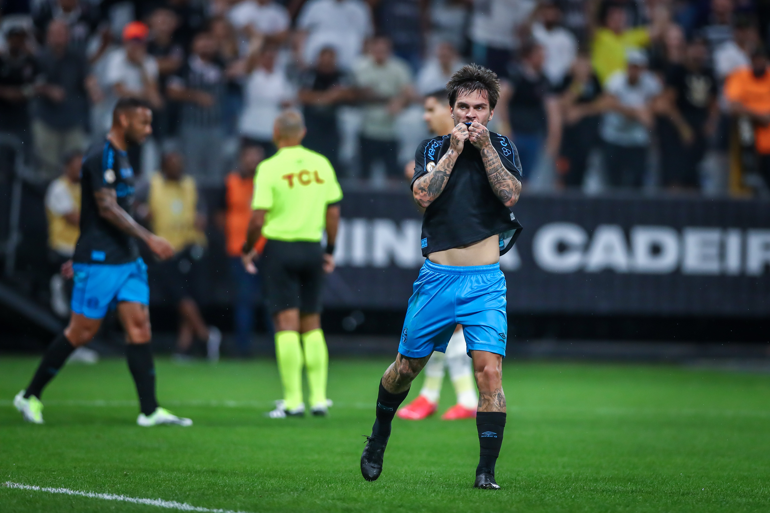 CBF adia jogo entre Corinthians e Grêmio