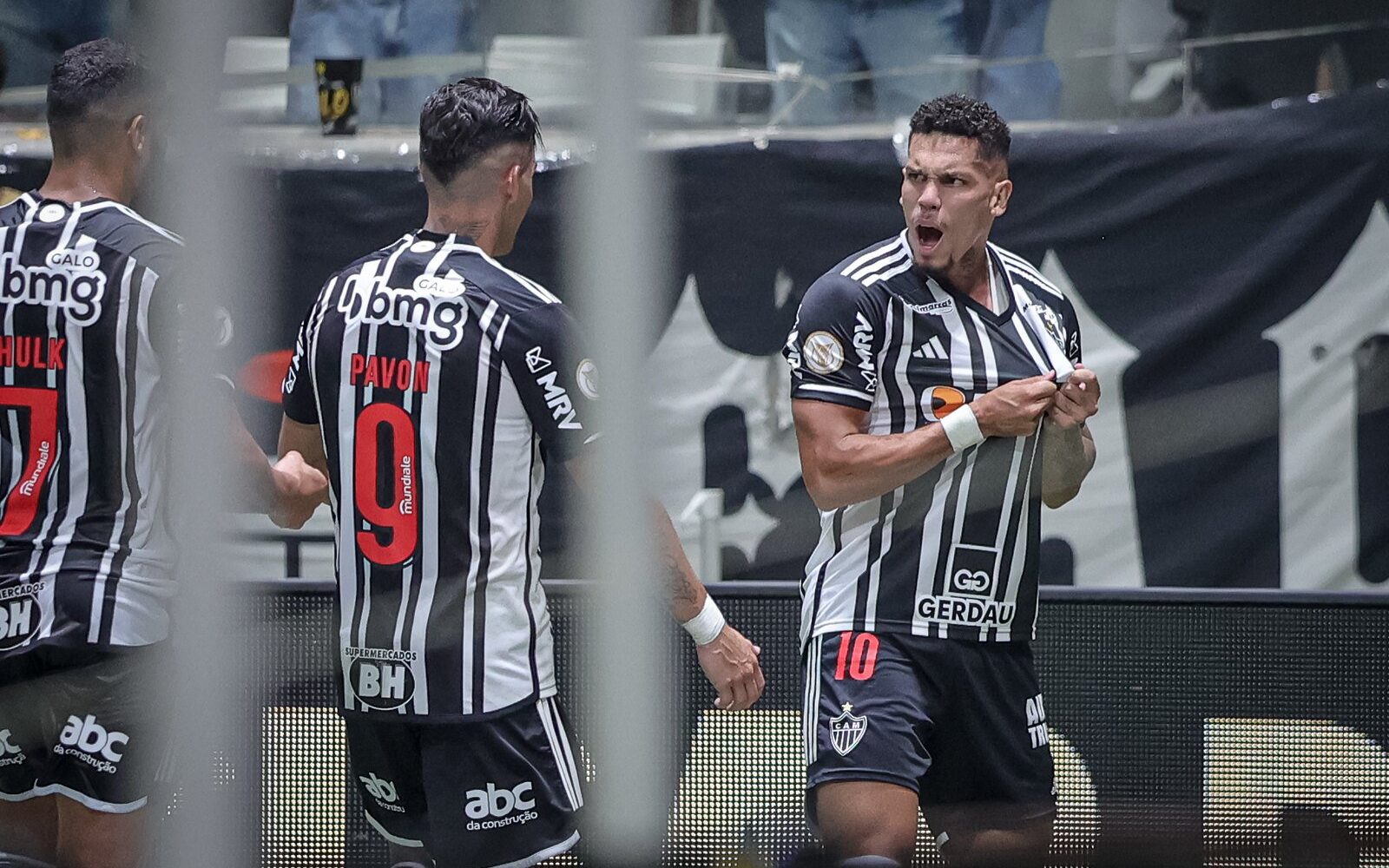 Após outra vitória fora, Atlético volta à Arena MRV para tentar vencer em  casa