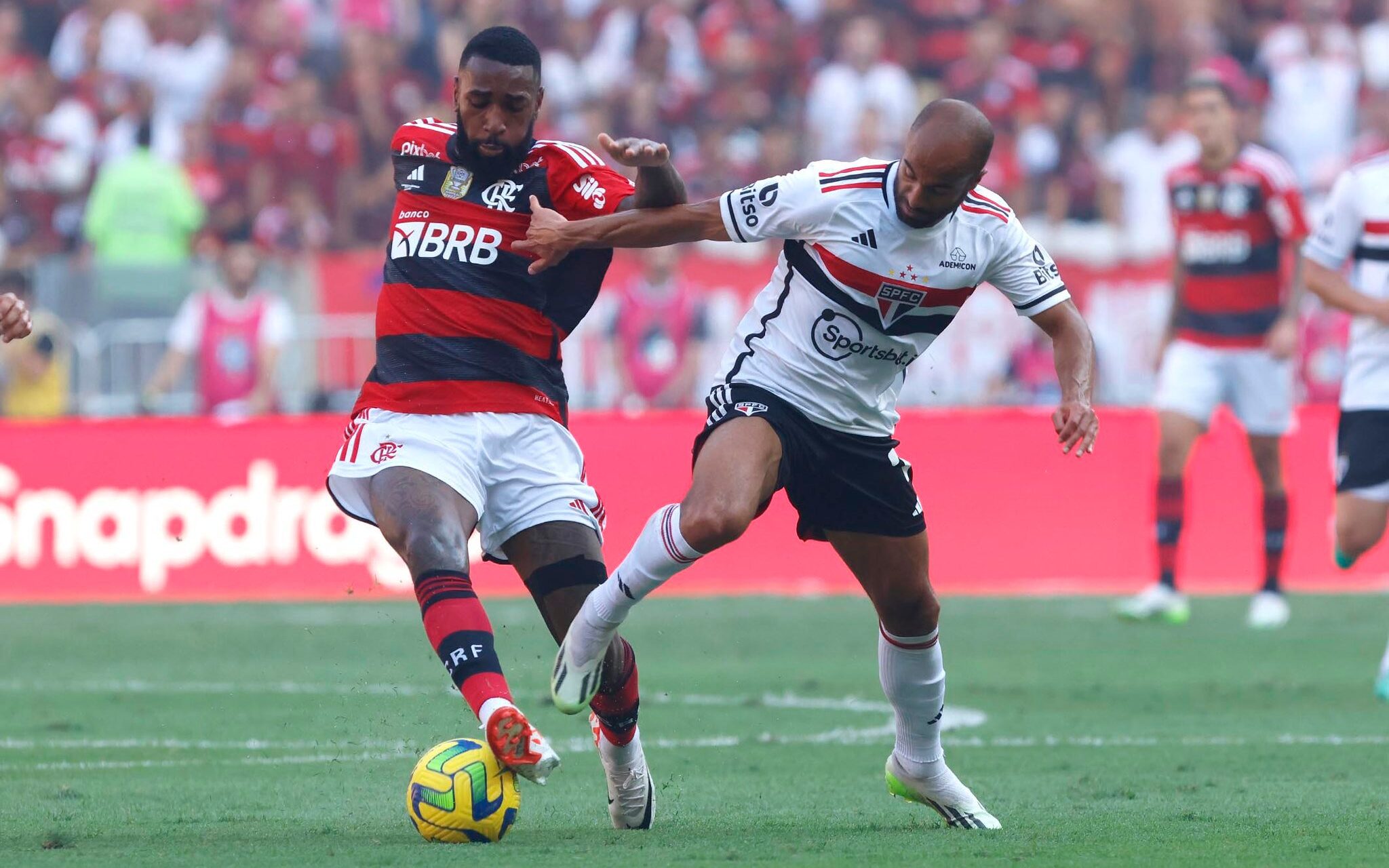 São Paulo bate o Flamengo no Maracanã e se aproxima do inédito título da  Copa do Brasil - Jogada - Diário do Nordeste