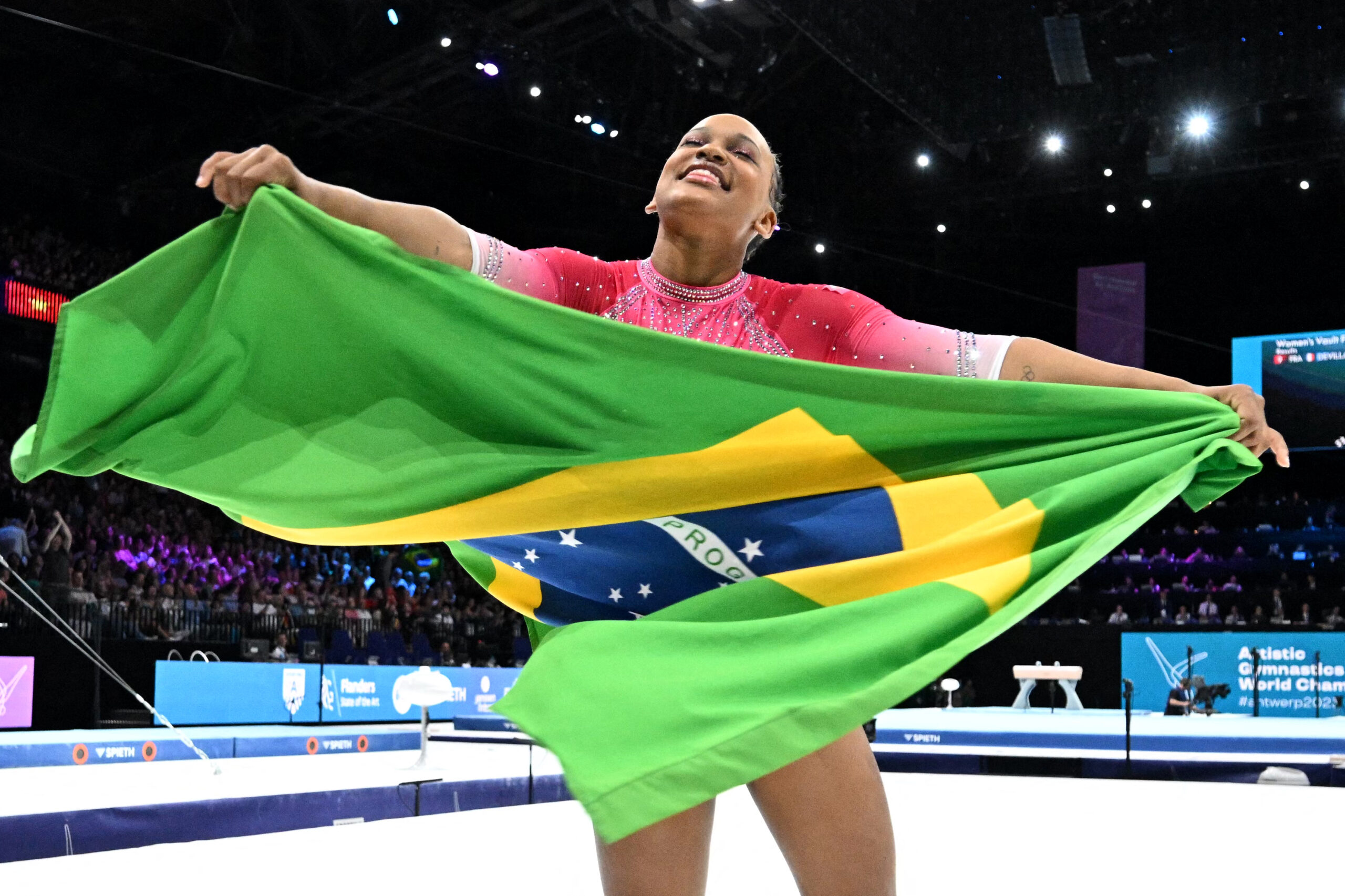 Mulheres poderão assistir a jogos de futebol masculino no Irã - ISTOÉ  Independente