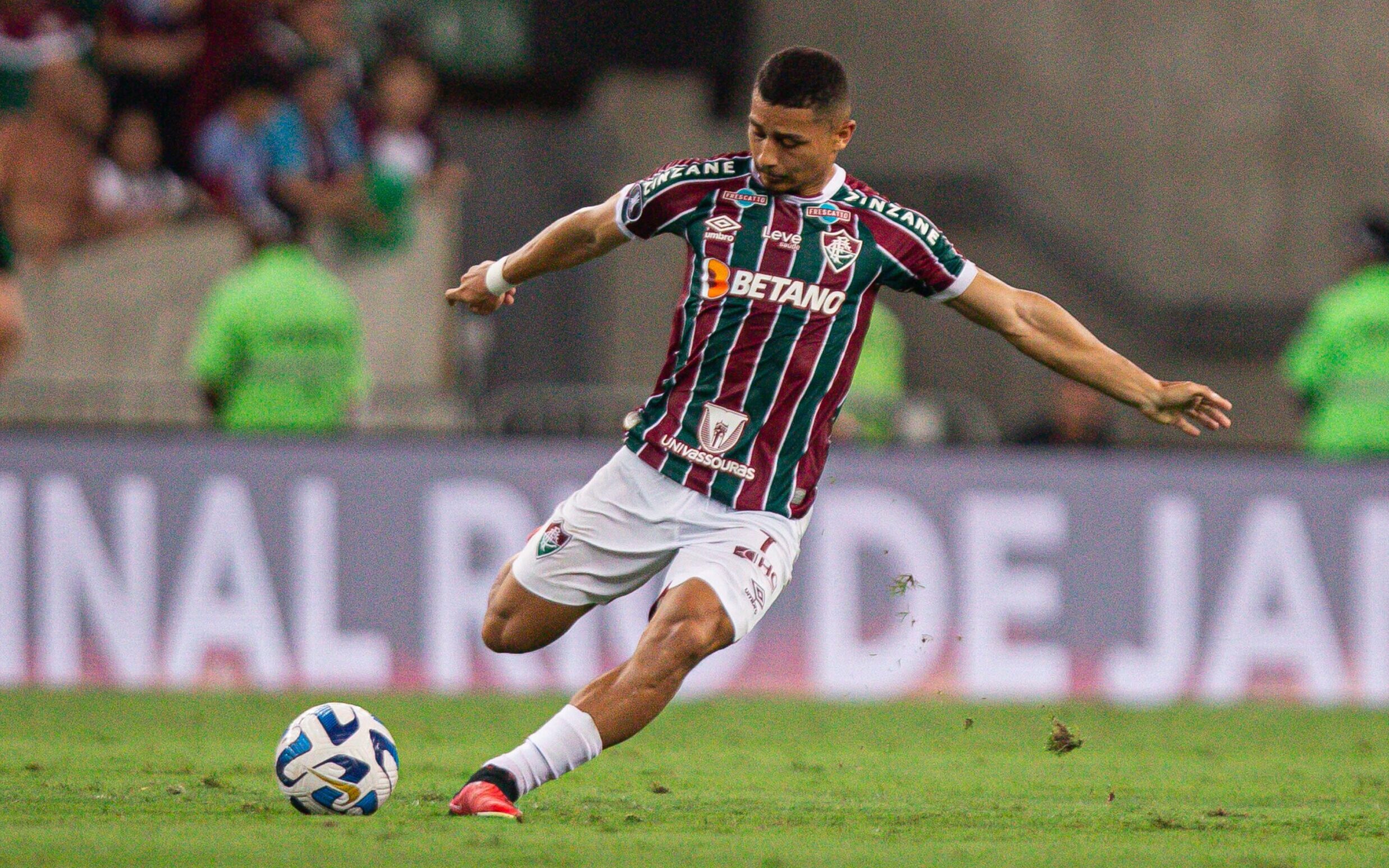 Keno, do Fluminense, resgata tranças e repete corte de quando venceu o Boca  Juniors, fluminense