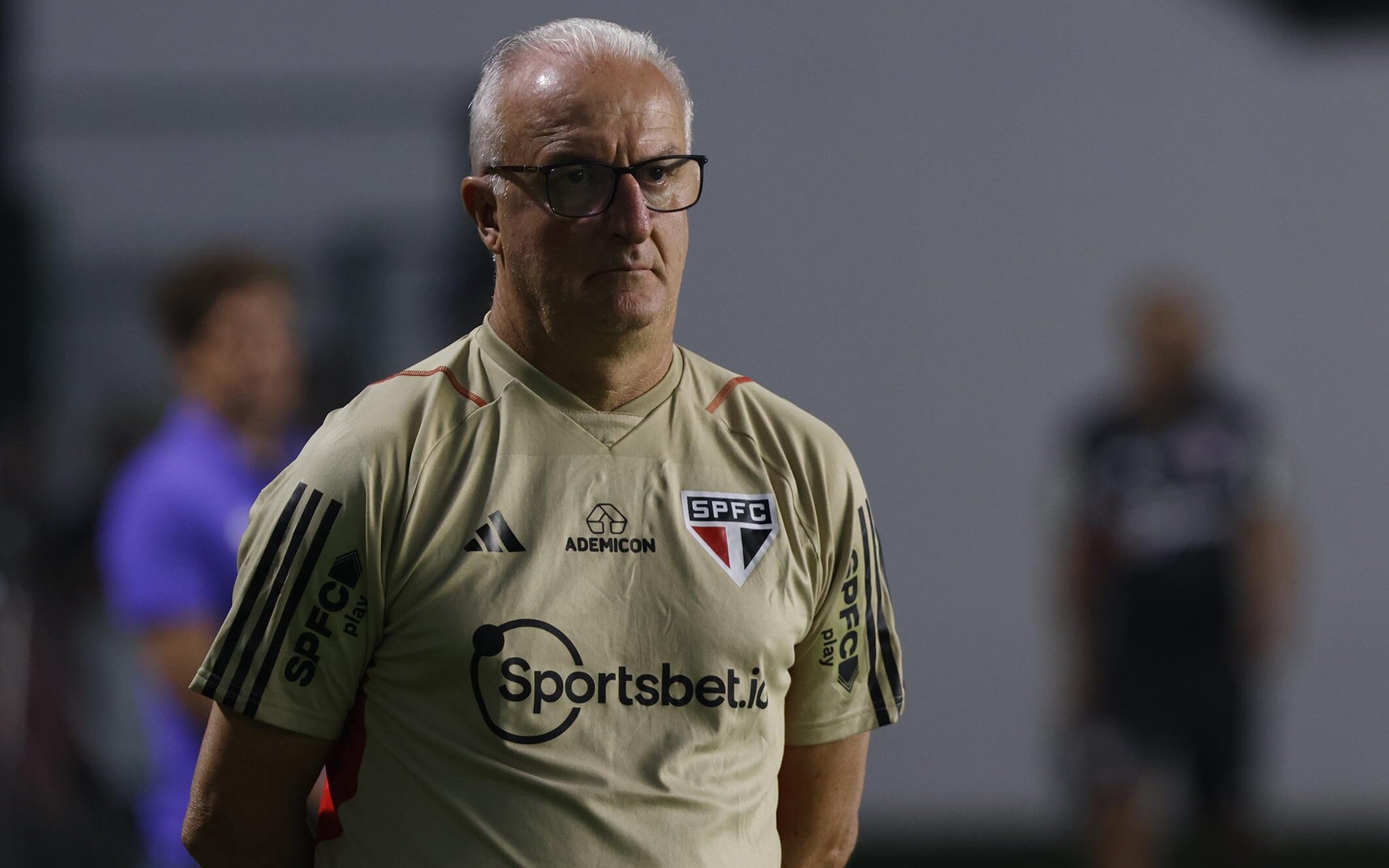 Dorival dispara contra arbitragem após empate do São Paulo em clássico:  'Foi lamentável o que aconteceu aqui hoje' - Lance!