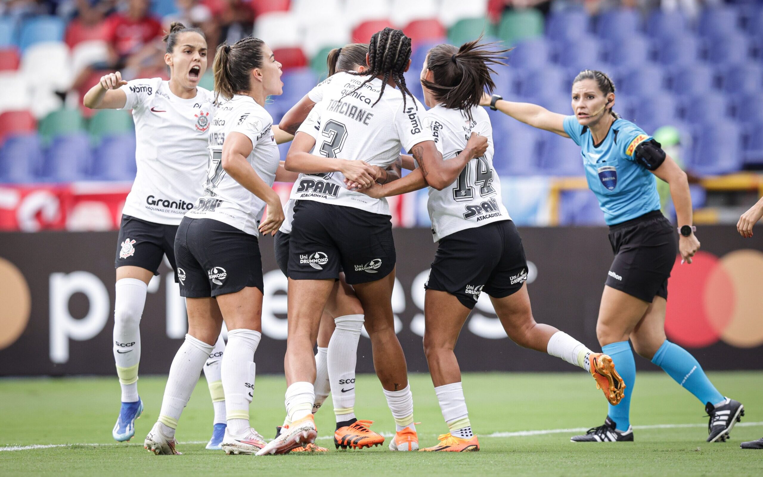 Quais times já foram campeões do Campeonato Paulista de futebol feminino?