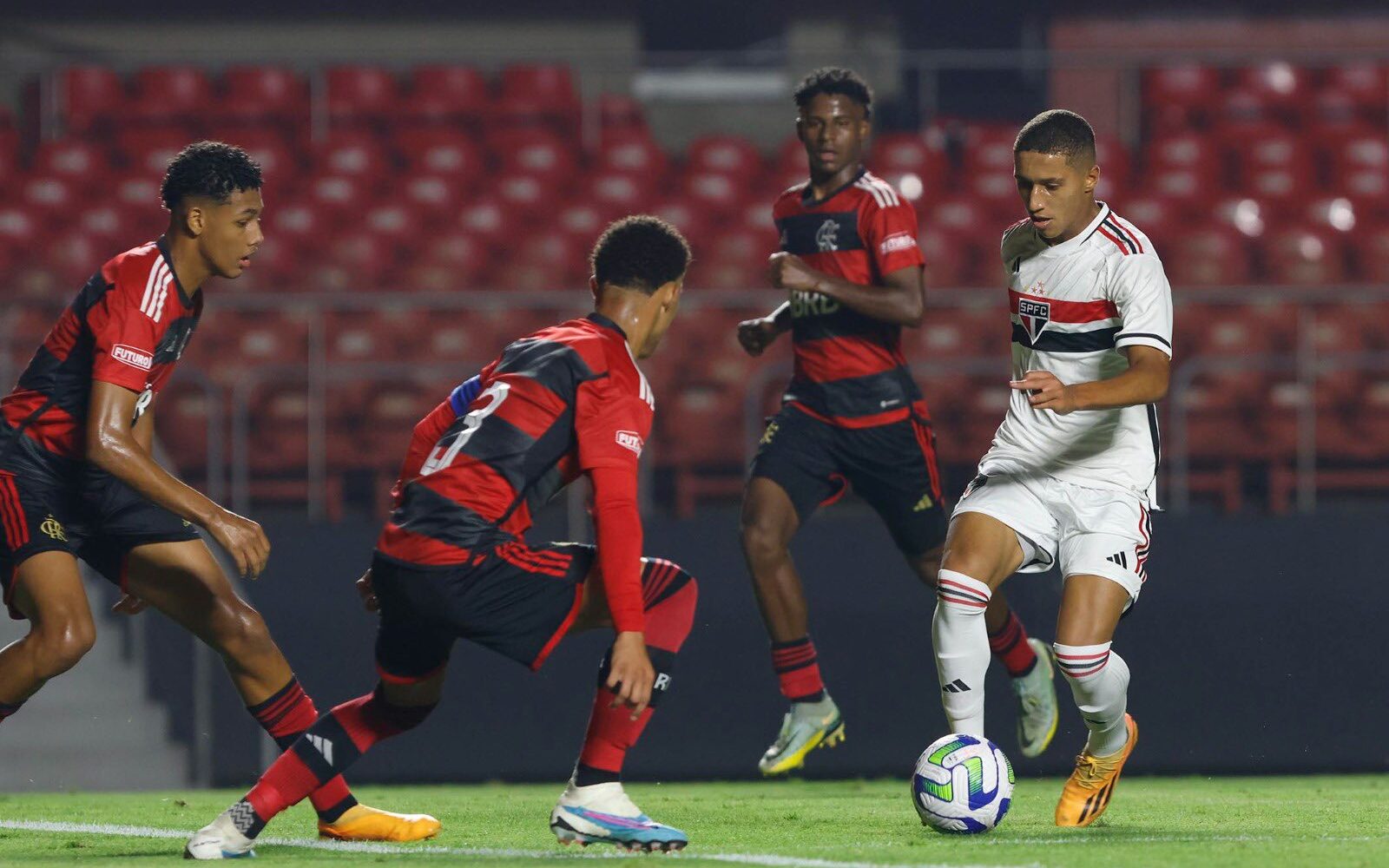 Brasil e Estados Unidos empatam pela Copa do Mundo Sub-17