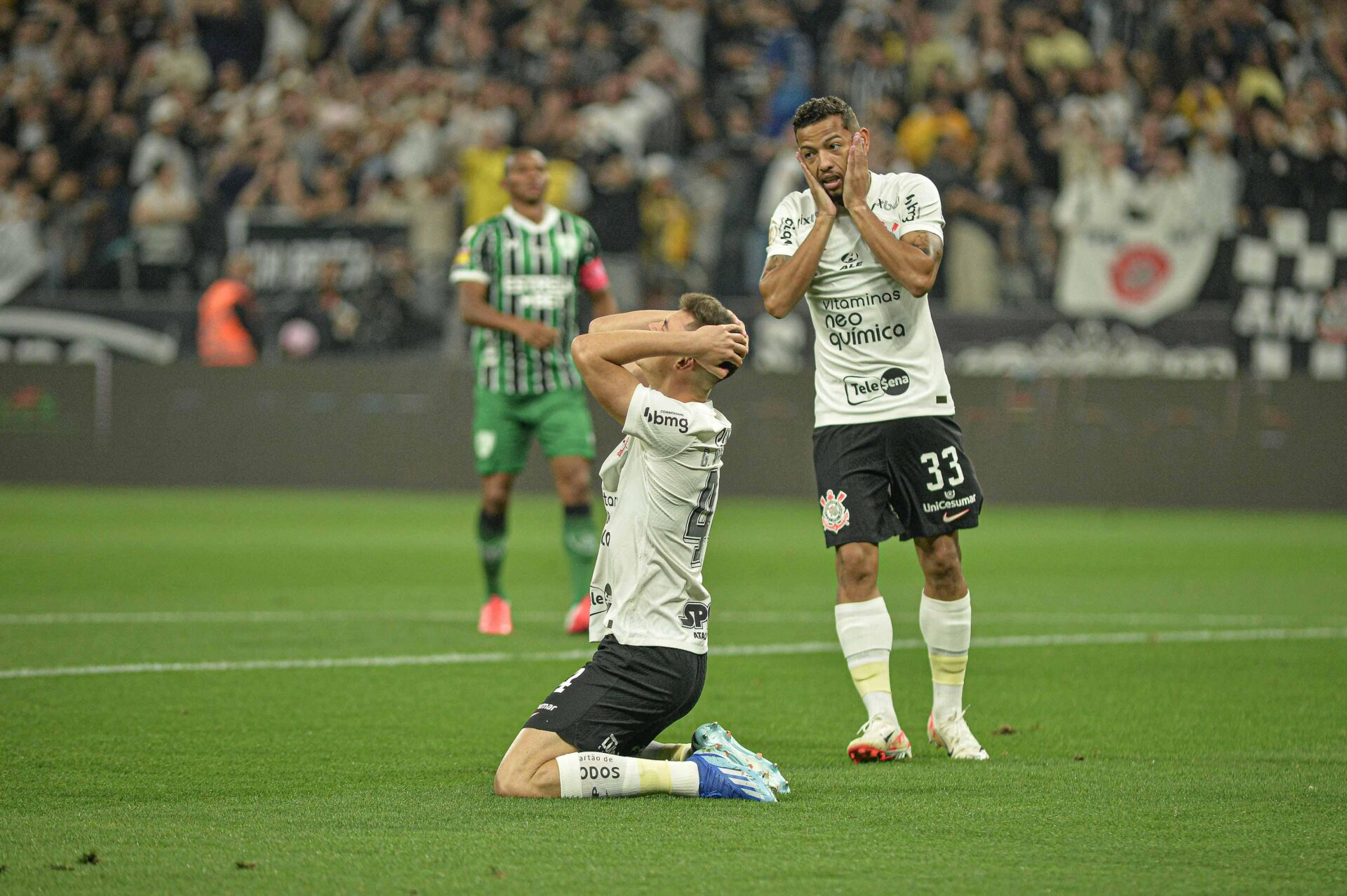 Corinthians arranca empate com América-MG no fim, mas não consegue