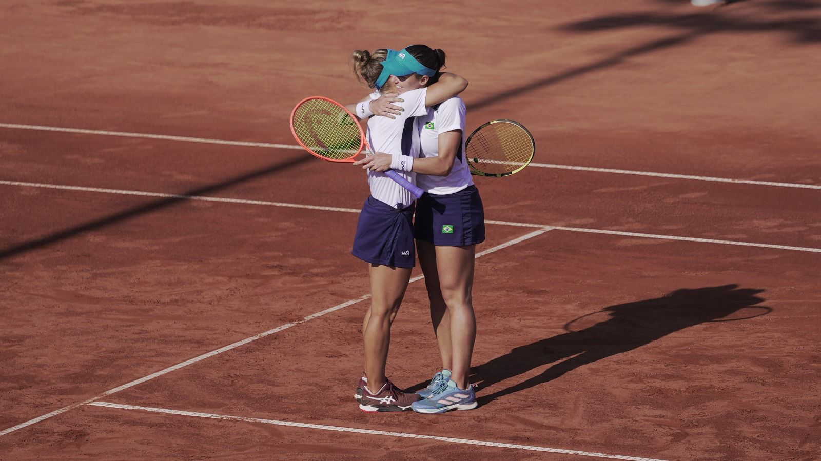 Bronze nos Jogos Olímpicos de Tóquio: Laura Pigossi e Luisa