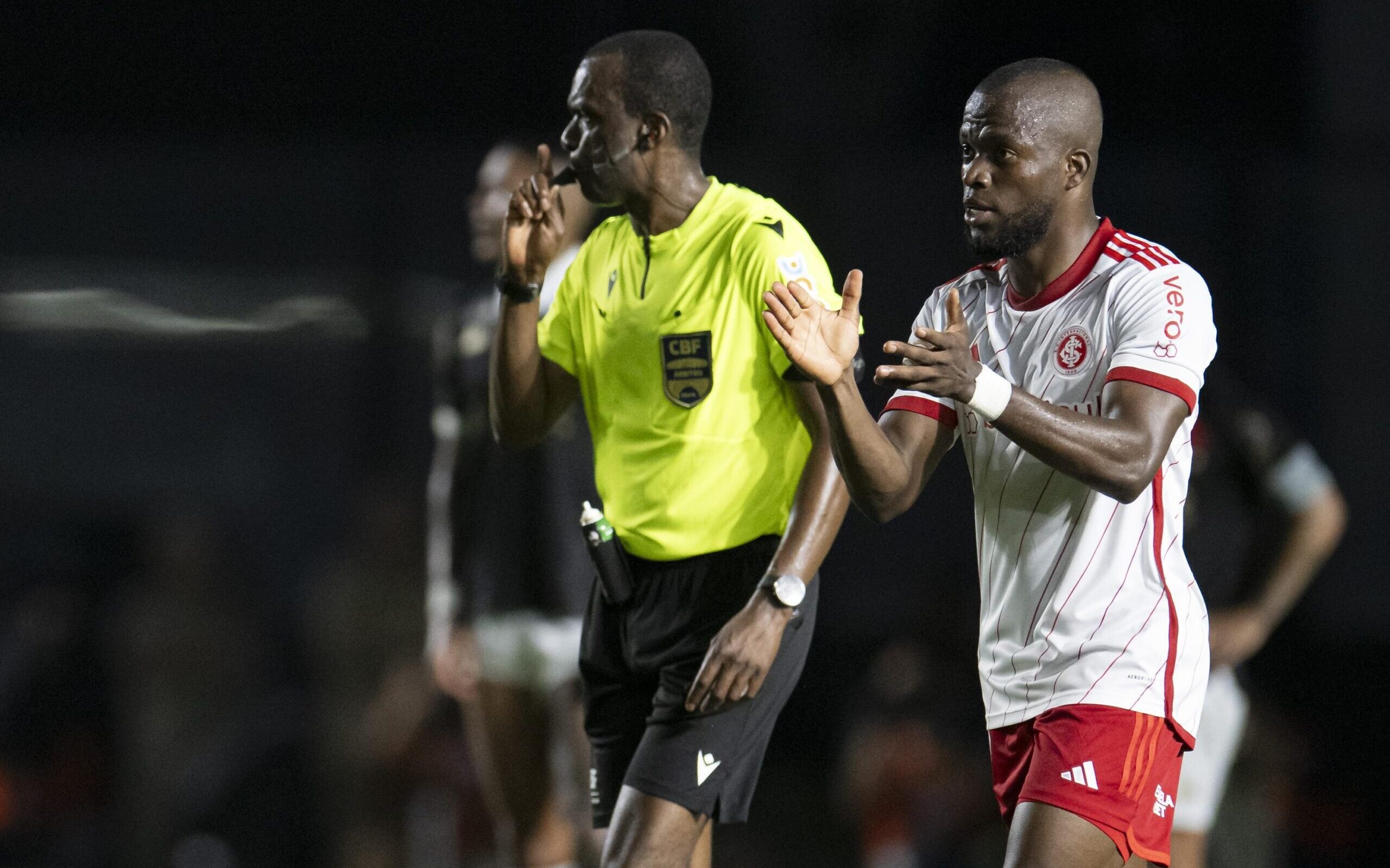 Marlon projeta jogo contra o Flamengo pelo Brasileirão »