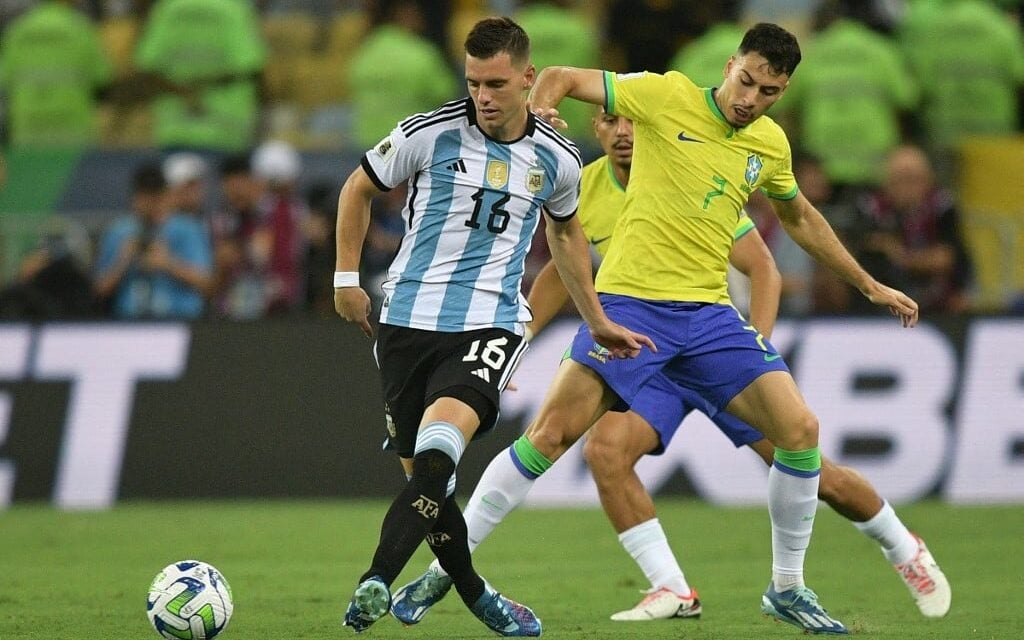 Brasil perde para a Argentina e amarga terceira derrota consecutiva sob o  comando de Diniz - Lance!