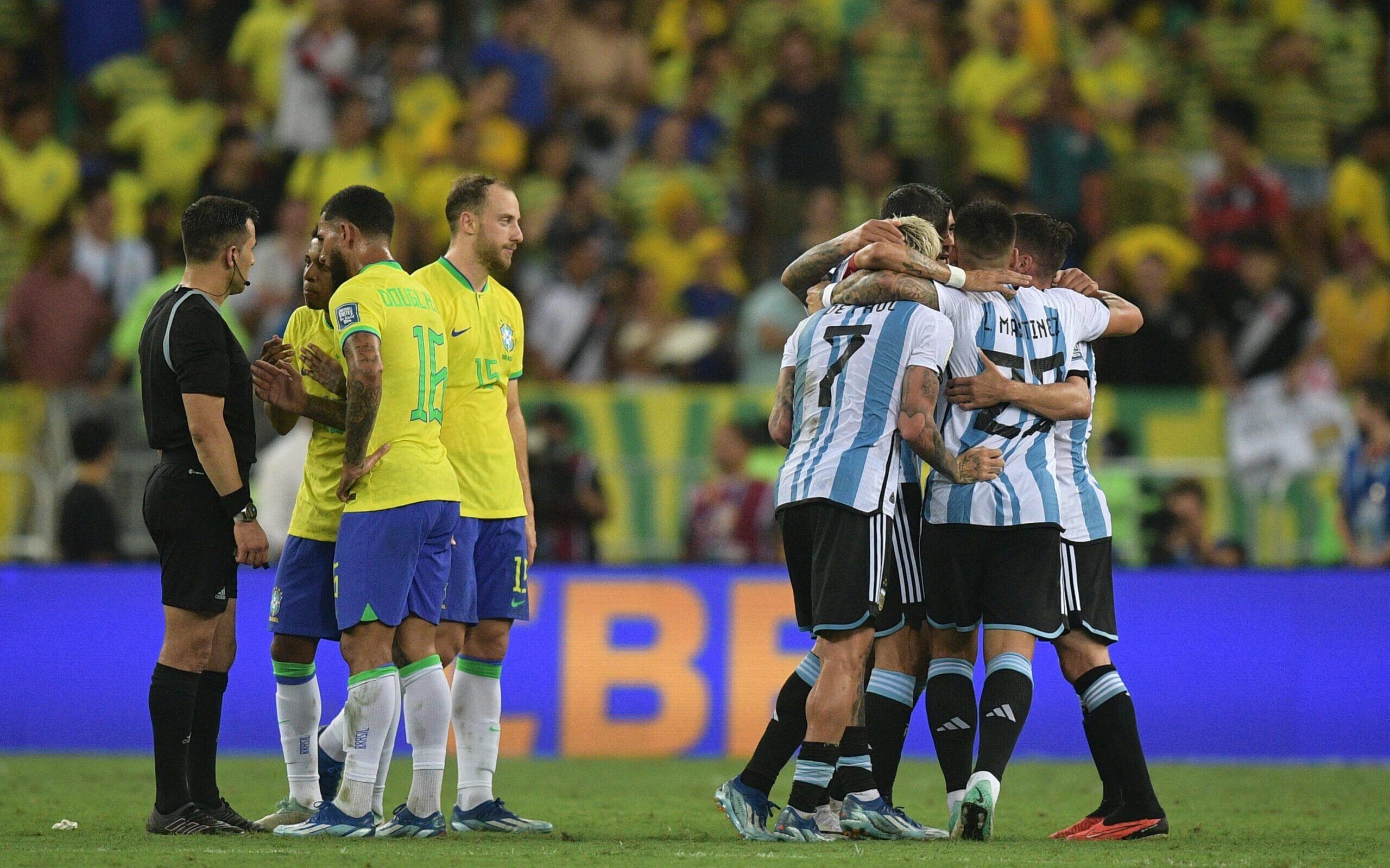 Brasil x Argentina: 8 torcedores são presos após briga no Maracanã