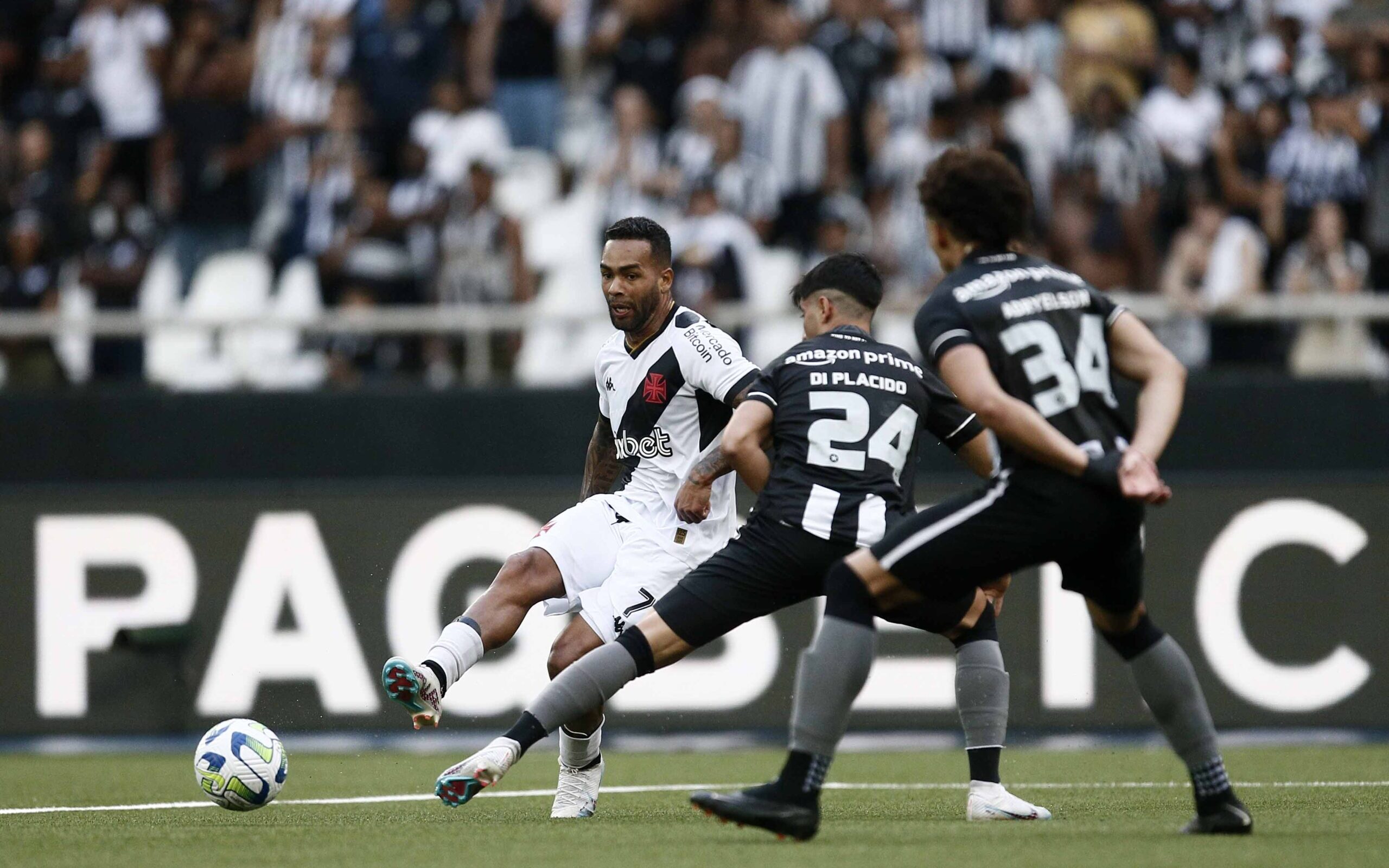 Veja onde assistir aos jogos das Séries A e B do Brasileirão hoje (11/6)